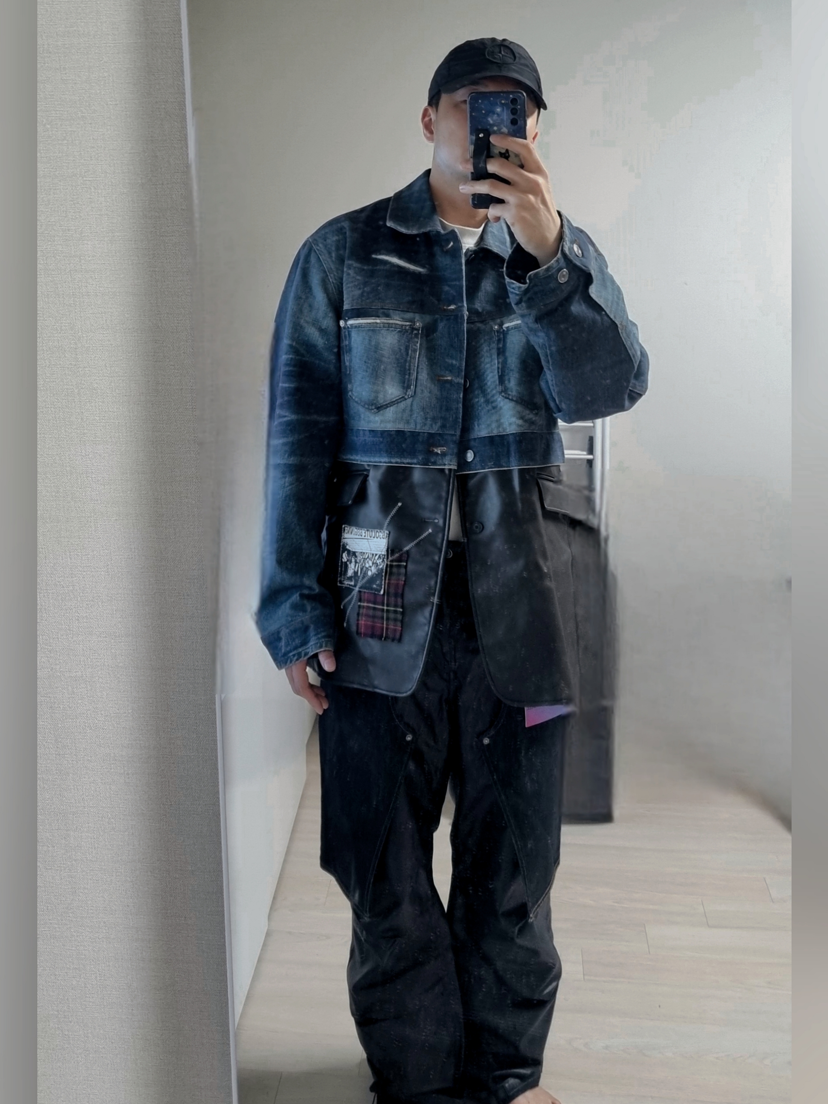 자라 x 앤더슨벨 컴바인드 레이어드 진 블랙, 자라 x 앤더슨벨 데님 콤보 점퍼 미디움 블루 착용 스타일