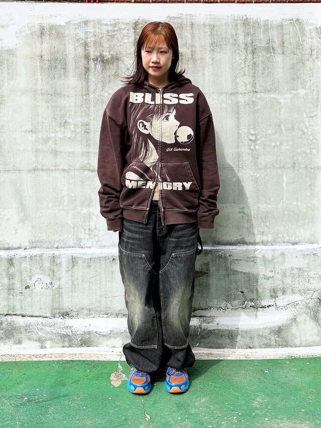 QT8 GARMENTS Bliss Washed Zip-up hoodie Black, QT8 GARMENTS Painted Double Knee Washed Pants Black 착용 스타일 - 2