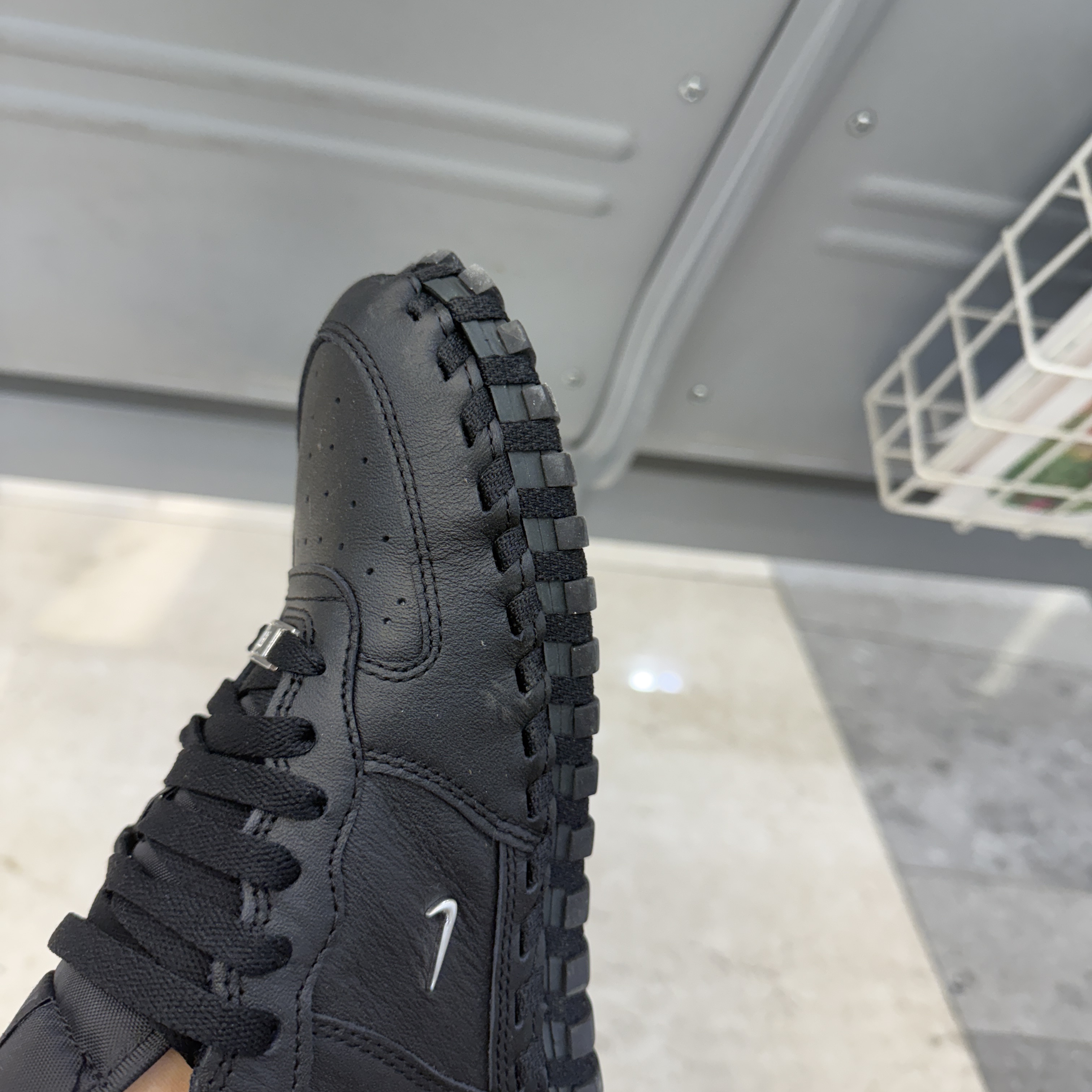 Nike x Jacquemus J Force 1 Low LX SP Black 착용 스타일 - 2