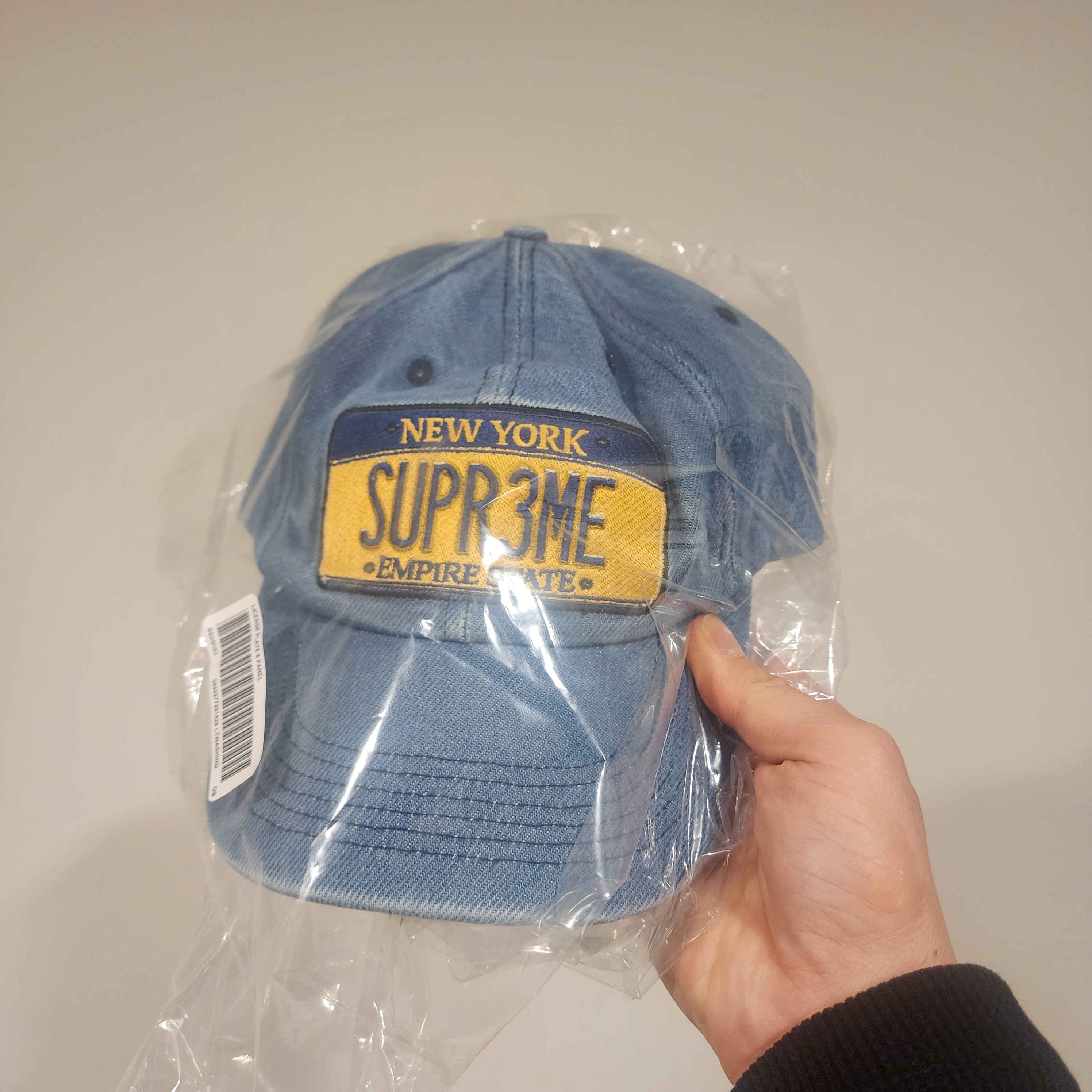 Supreme License Plate 6-Panel Denim - 25SS 착용 스타일
