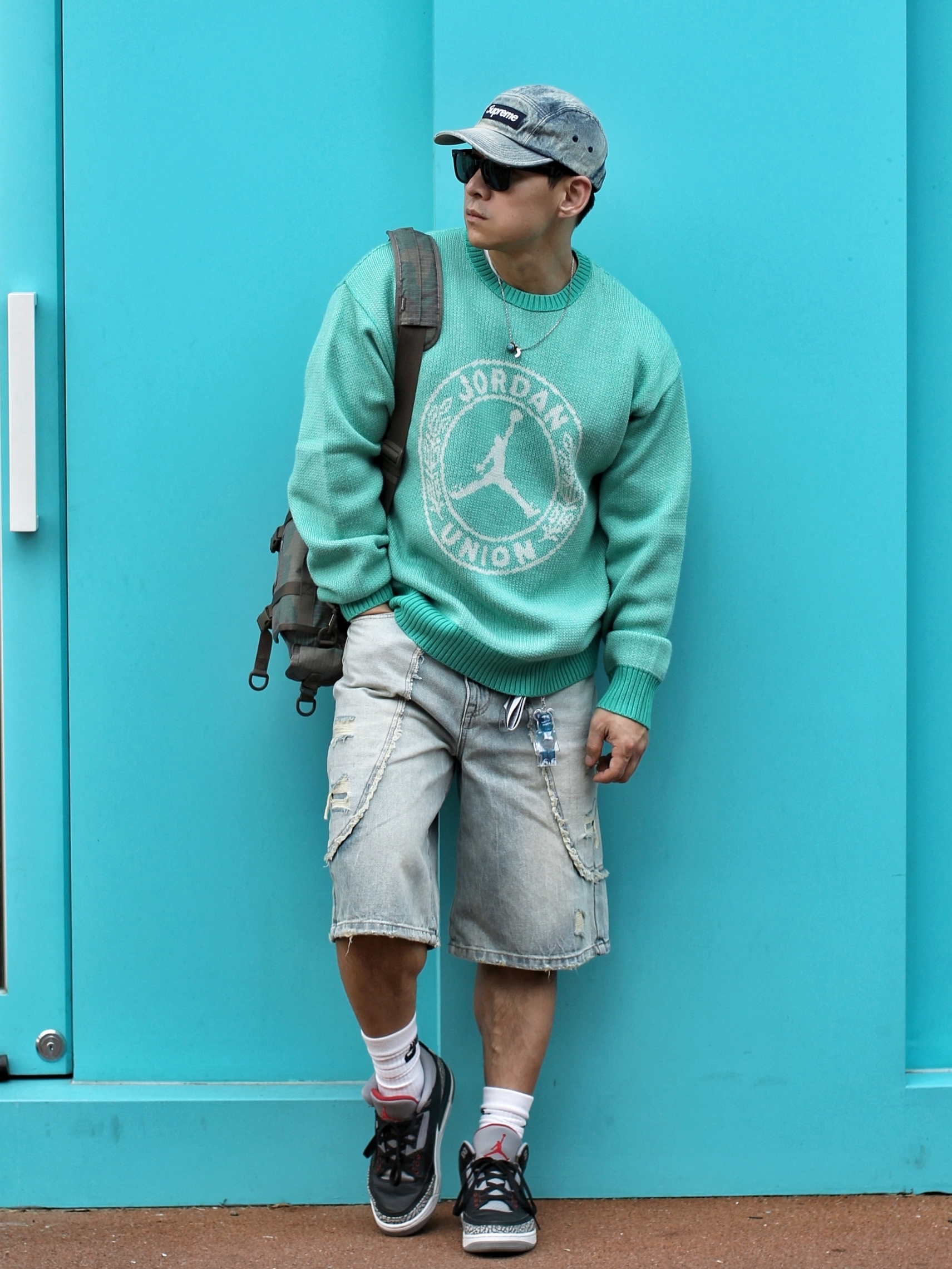 Supreme Washed Chino Twill Camp Cap Dirty Indigo - 24SS, Jordan x Union Sweater Kinetic Green - Asia 착용 스타일 - 2