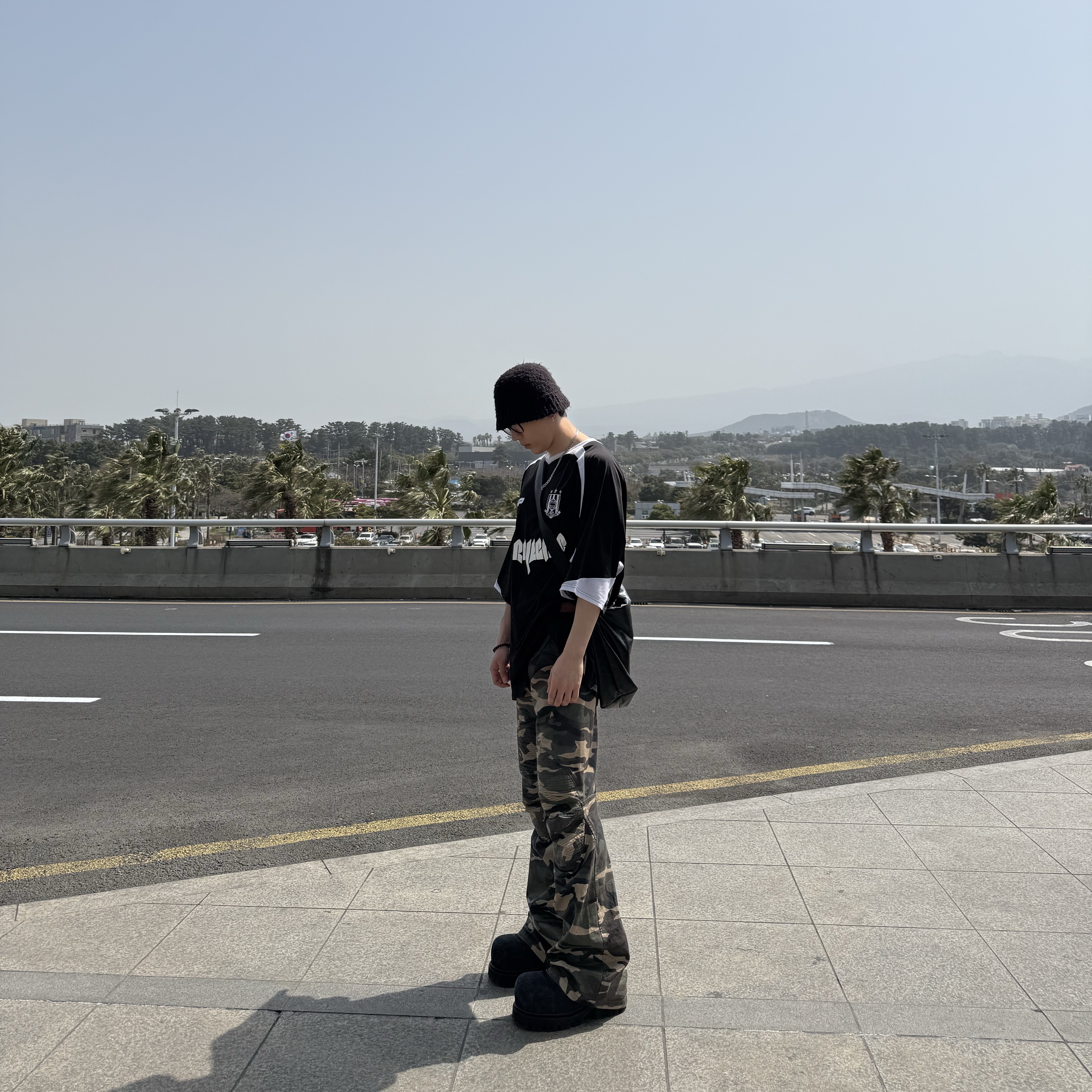 Balenciaga Stomper Bootie Black, Project G/R Coated Biker Armoured Flare Pants Camo 착용 스타일 - 1
