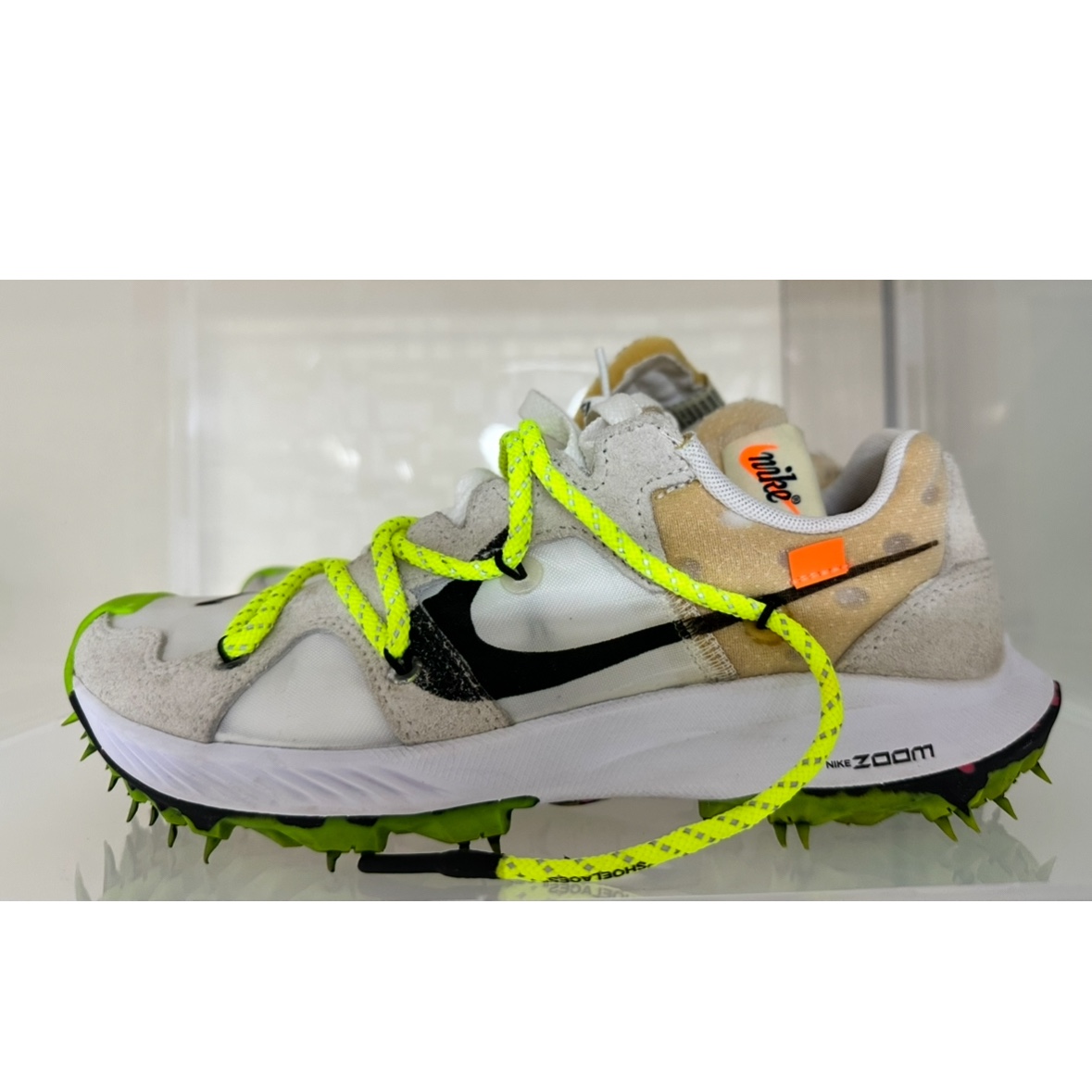 Nike x Sacai x Undercover LDWaffle Black Bright Citron, (W) Nike x Off-White Zoom Terra Kiger 5 White 착용 스타일 - 2