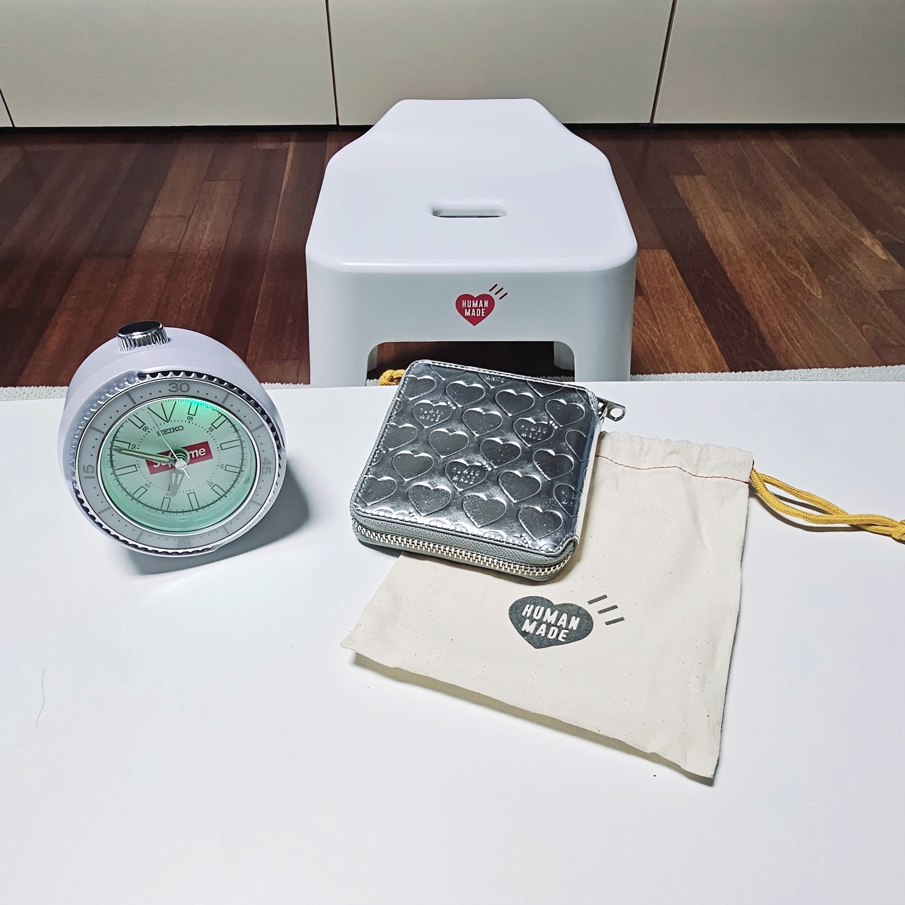 Supreme x Seiko Mai Alarm Clock White - 25SS, Human Made Leather Wallet Silver 착용 스타일