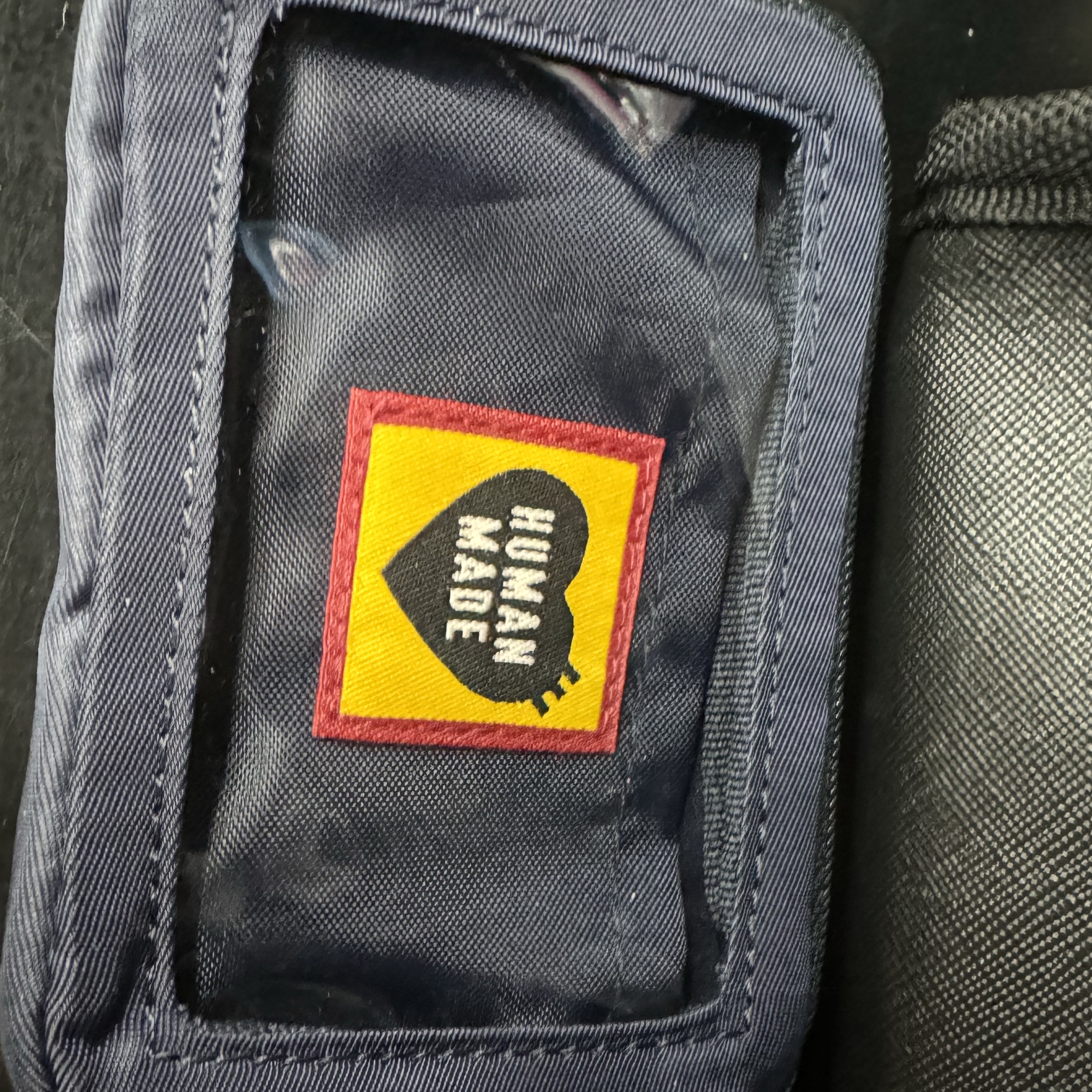 Human Made Military Card Case Navy 착용 스타일