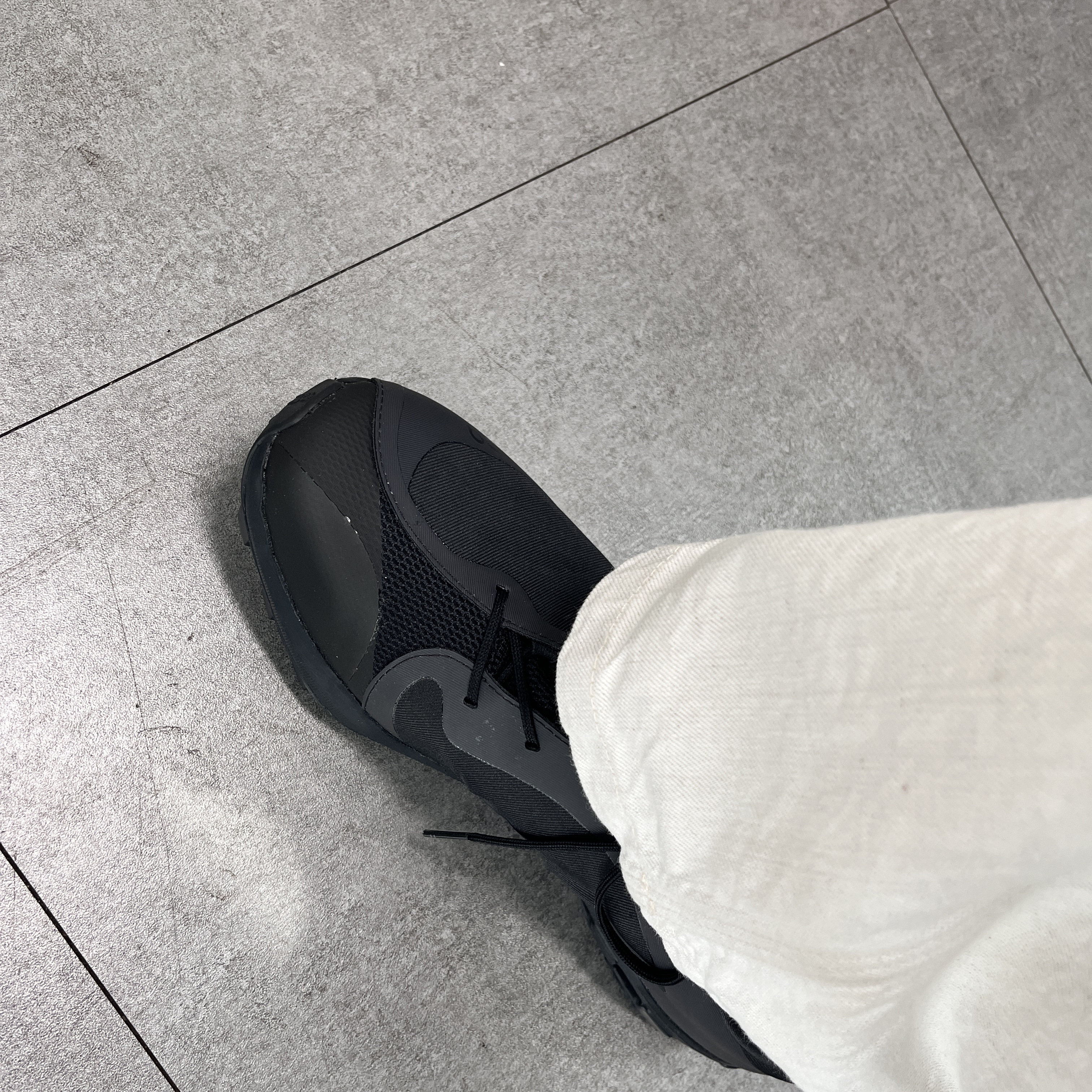 On Running x Post Archive Faction (Paf) Cloudventure Peak All Black, Reebok x Kanghyuk Classic Leather White Primal Red 착용 스타일 - 2