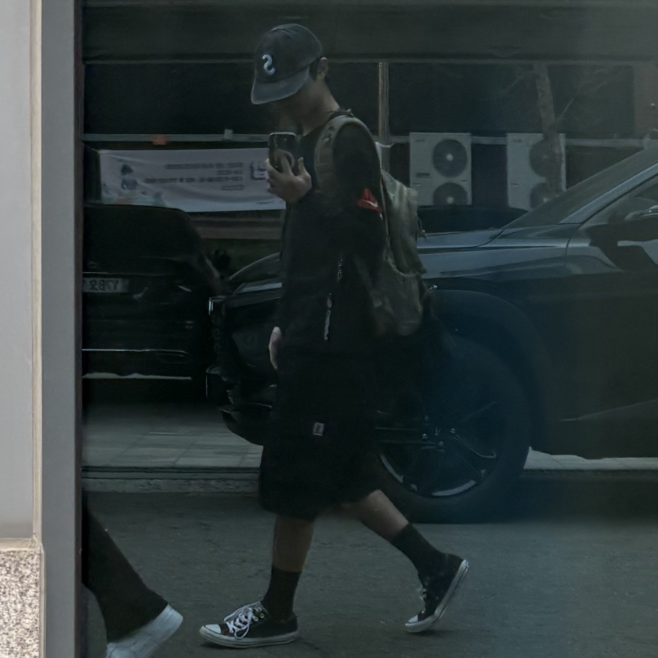 Supreme Pigment Print S Logo 6-Panel Black - 22FW, Arc'teryx Squamish Hoody Black 착용 스타일 - 1