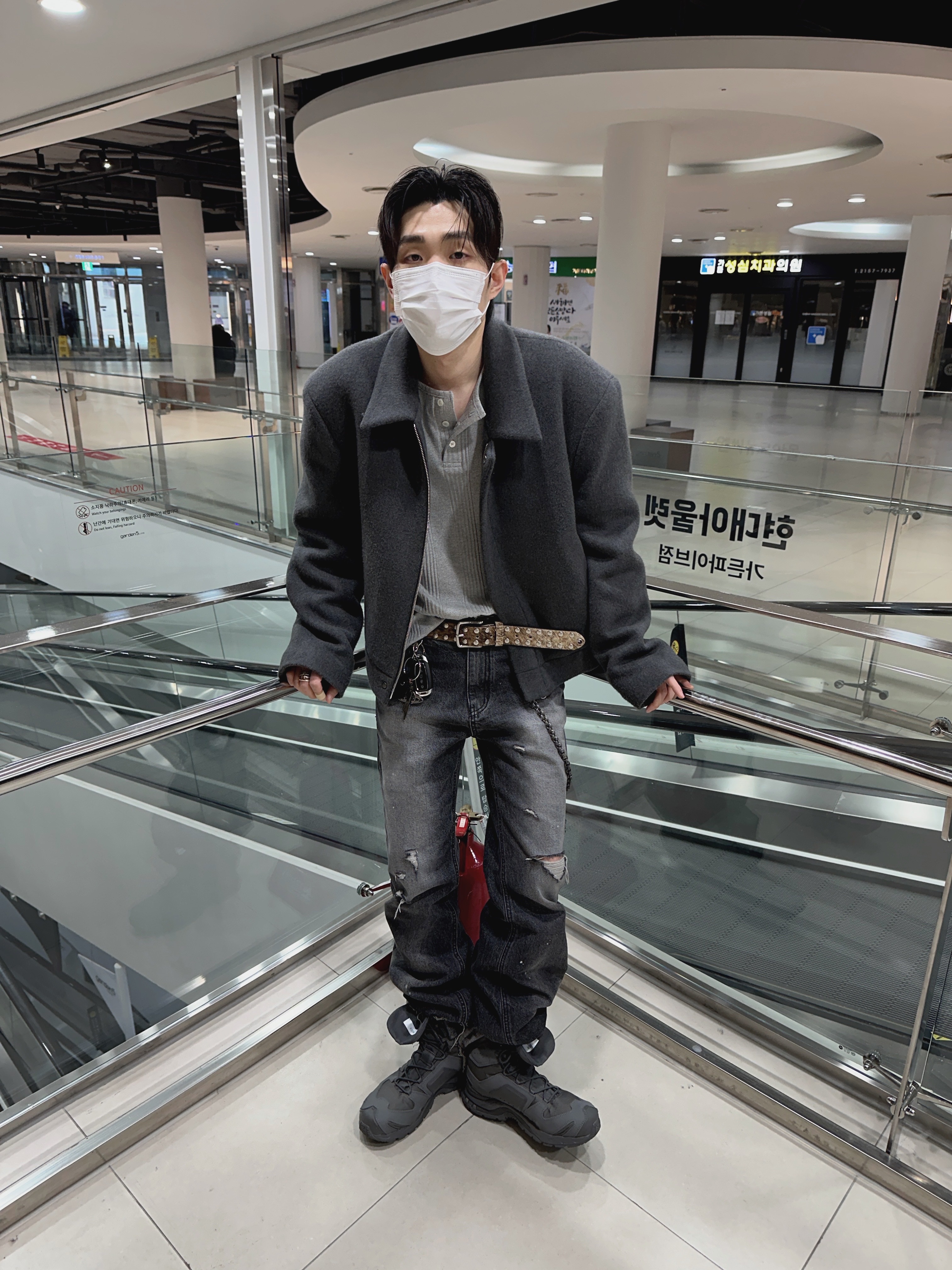 Nonnod Wool Cropped Jacket Grey Asphalt, Stussy 8 Ball Studded Belt Raw Cowhide Hair 착용 스타일 - 2