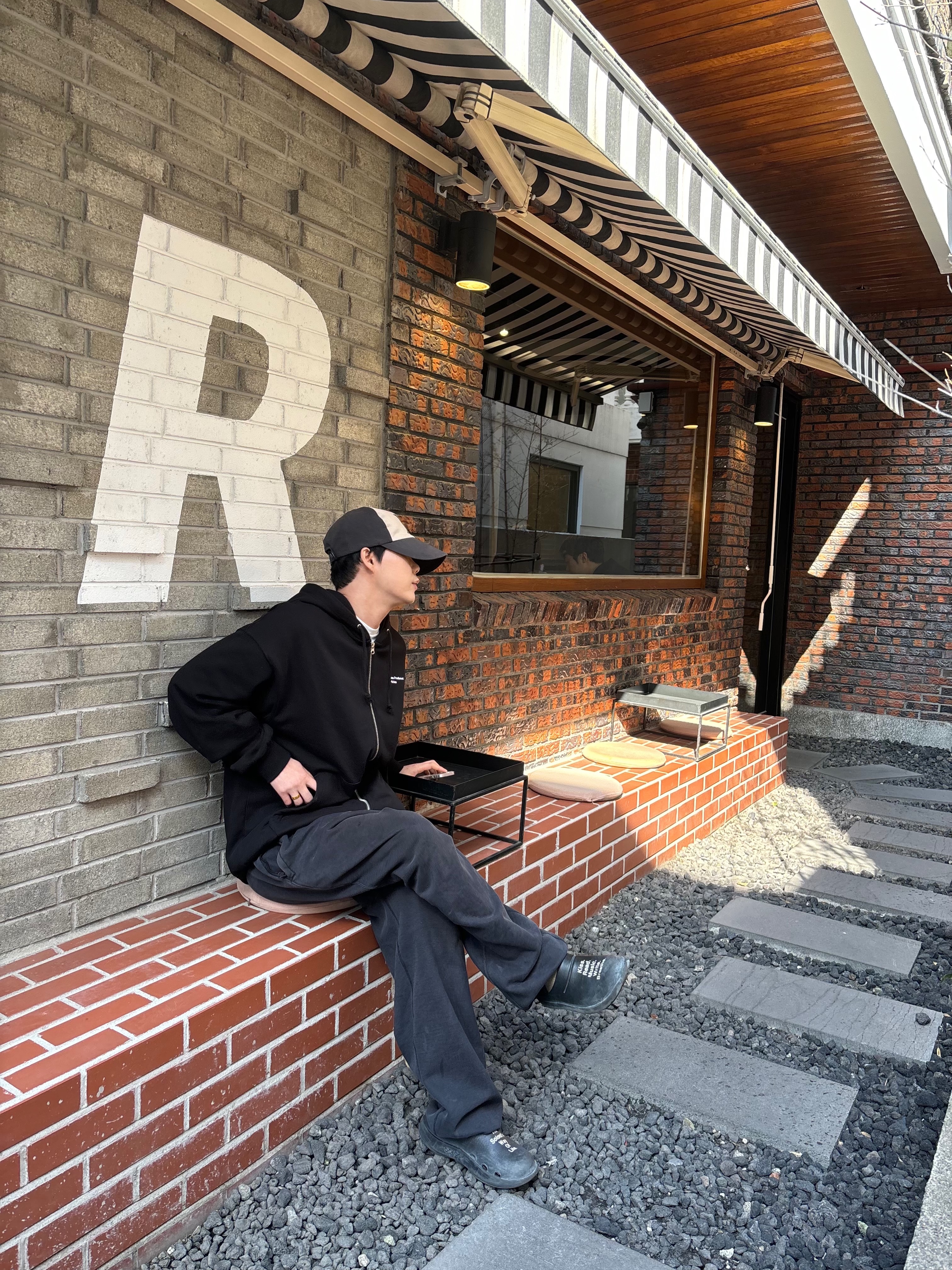 Oofos x Takahiromiyashita The Soloist The Soloist's Way Of Life Clog Black White, Nike x Stussy NRG Washed Fleece Pants Black (DO5296-010) 착용 스타일