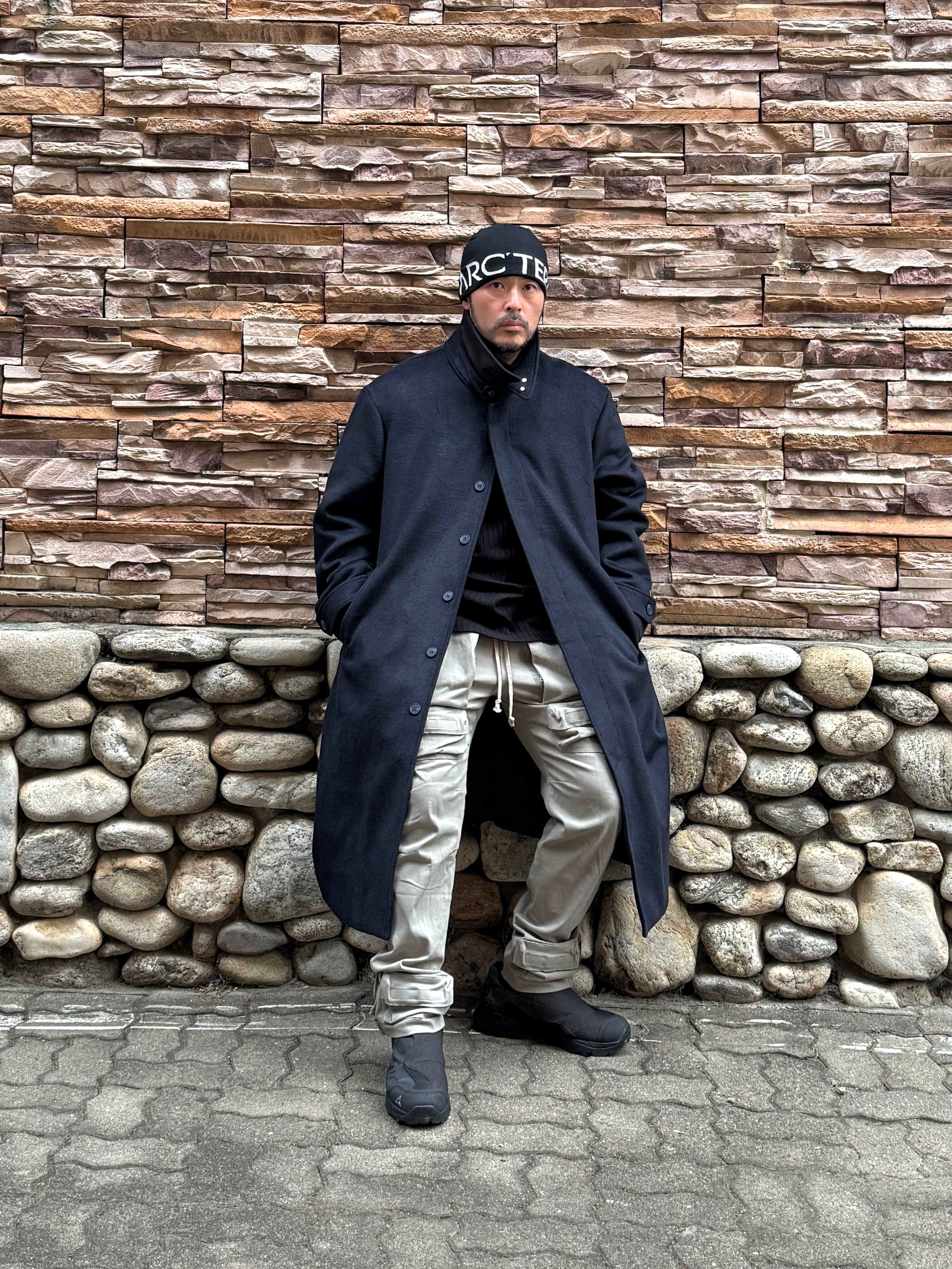 Roa Hiking Minaar Black, Grailz Flight Pocket Pants Tan 착용 스타일 - 3