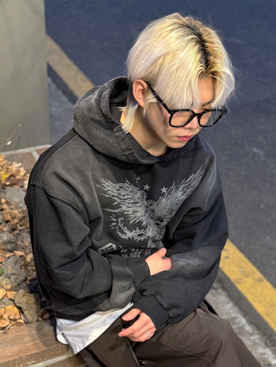 PHOS333 Hazzard 003 Michael with Phos Hoodie 착용 스타일 - 2