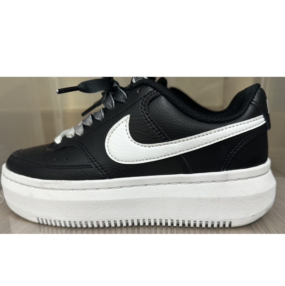 (W) Nike Court Vision Alta LTR Black White 착용 스타일