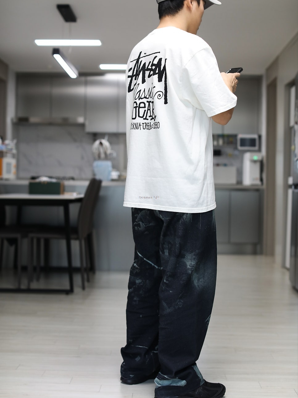 Stussy Pigment Dyed Classic Gear T-Shirt Natural 착용 스타일