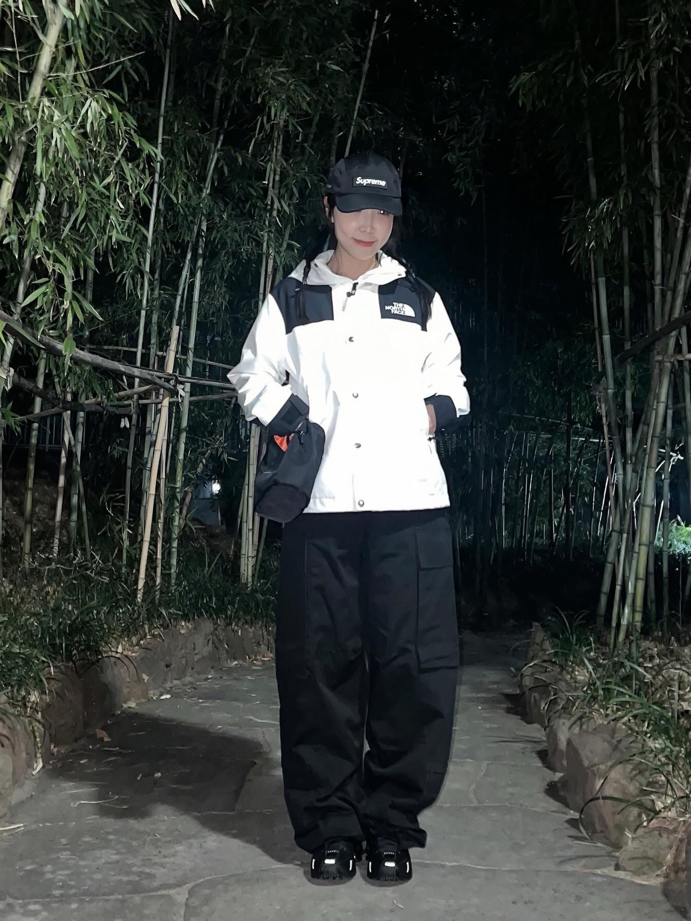 Supreme Mesh Cordura Camp Cap Black - 23SS, MM6 Maison Margiela Japanese Faux Leather Bag Black 착용 스타일 - 1
