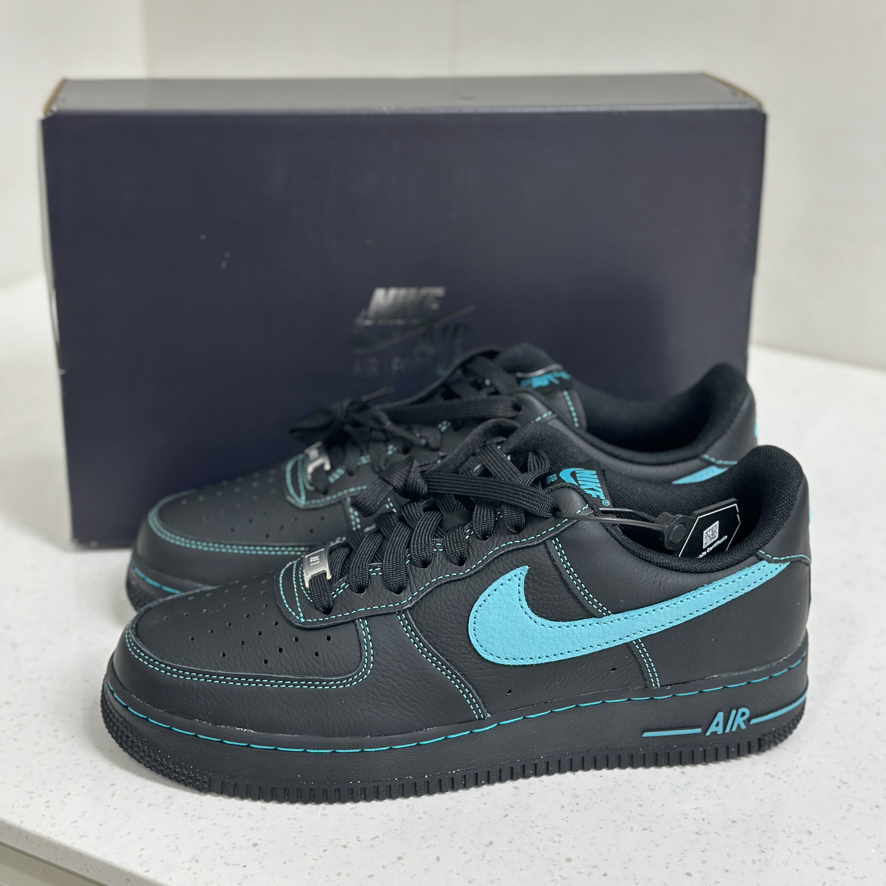 Nike Air Force 1 Low Black Aurora Green 착용 스타일