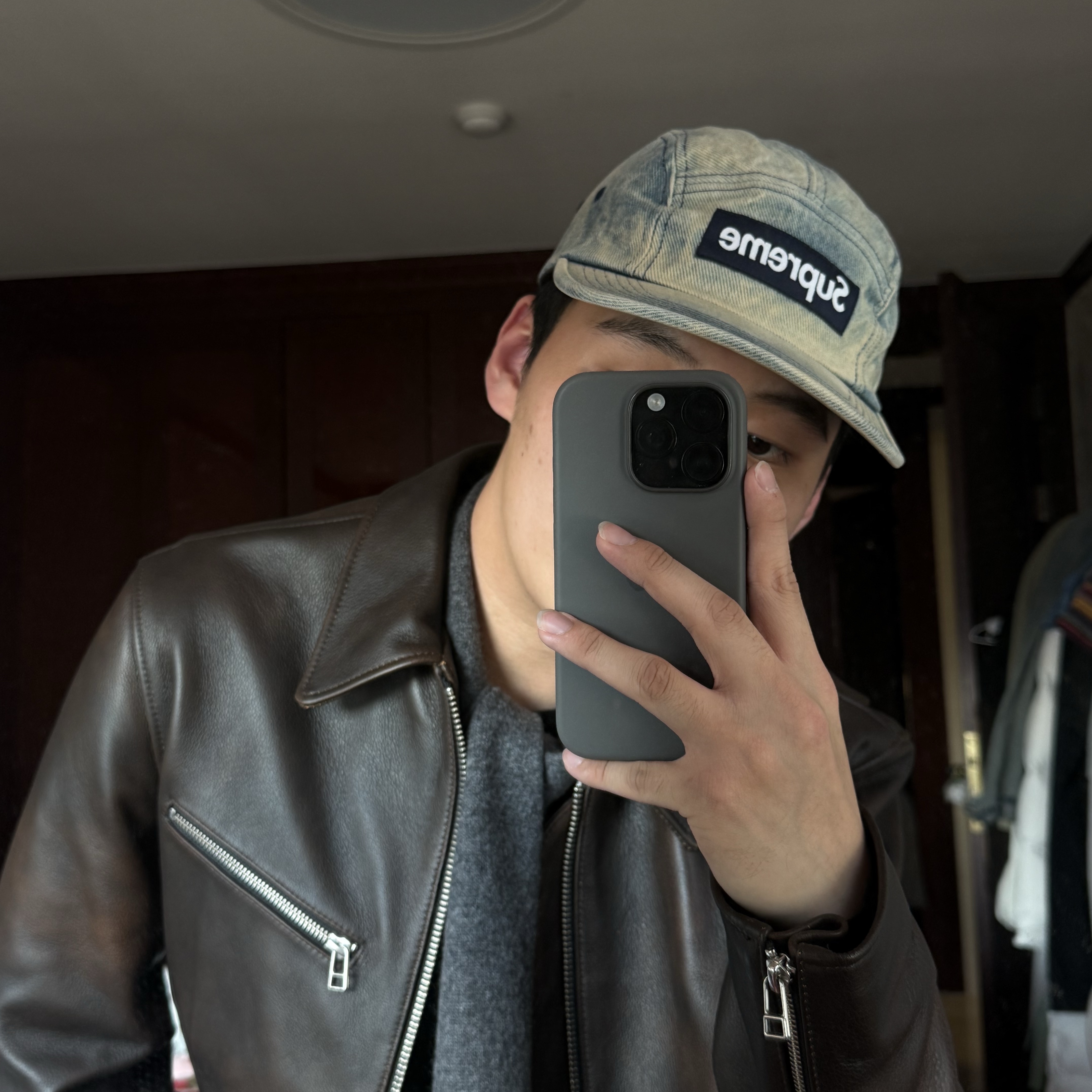 Tonywack Leather Vintage Treatment Cropped Jacket Dark Brown, Supreme Washed Chino Twill Camp Cap Dirty Indigo - 24SS 착용 스타일