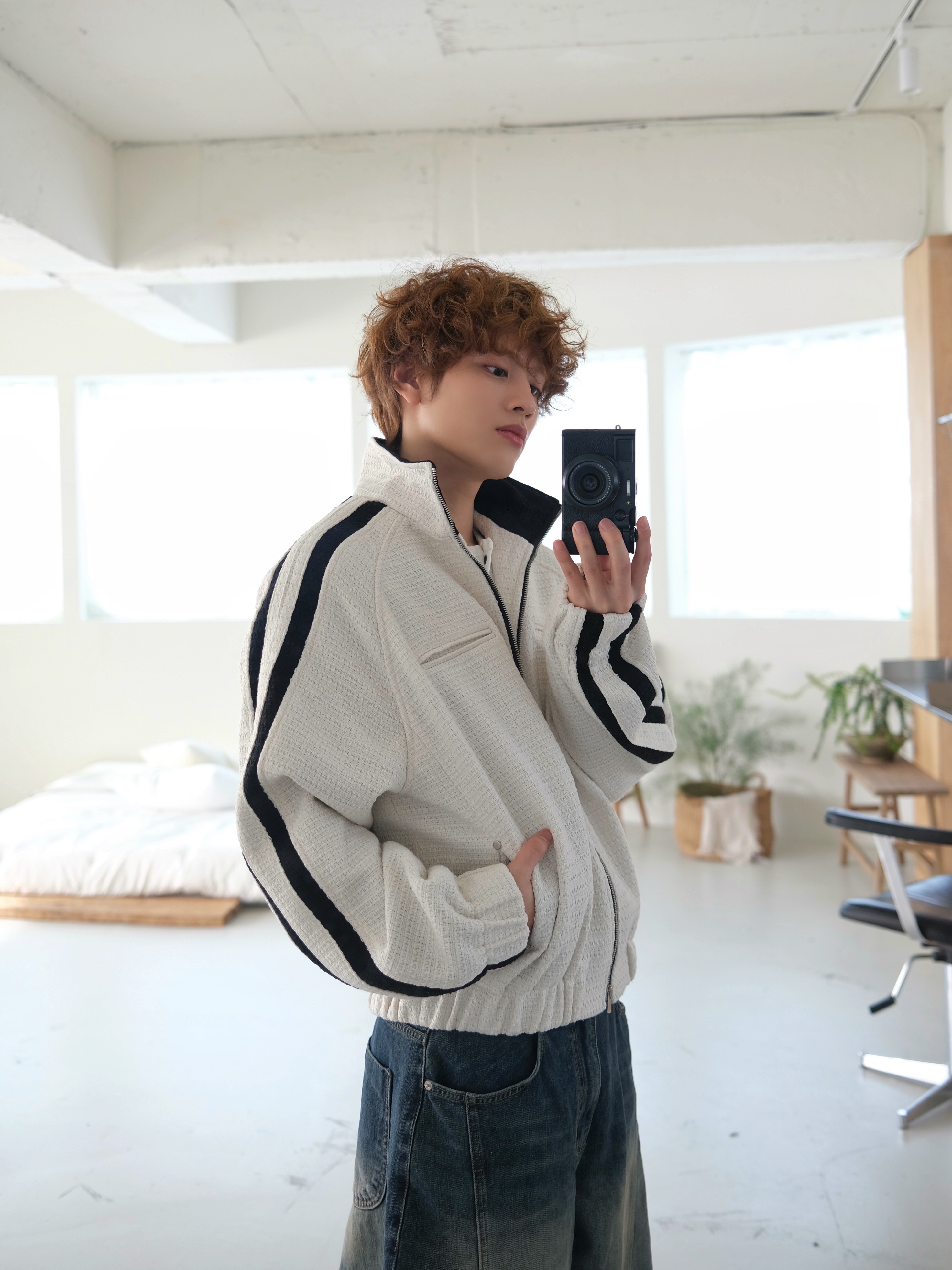 Maison Mihara Yasuhiro Blakey OG Sole Canvas Low-top Sneakers Black White 착용 스타일 - 3