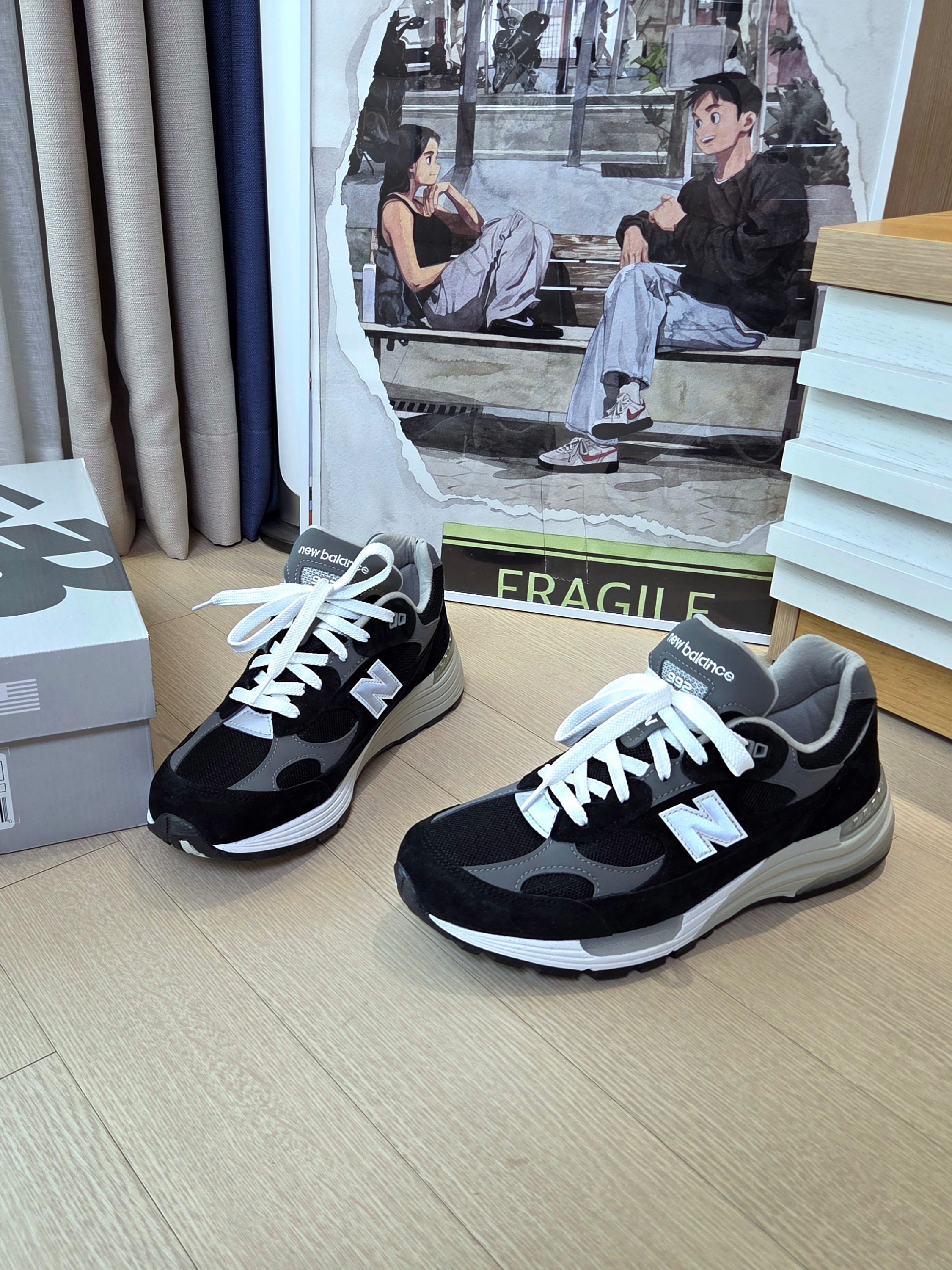 New Balance 992 Made in USA Core Black Grey 착용 스타일 - 7