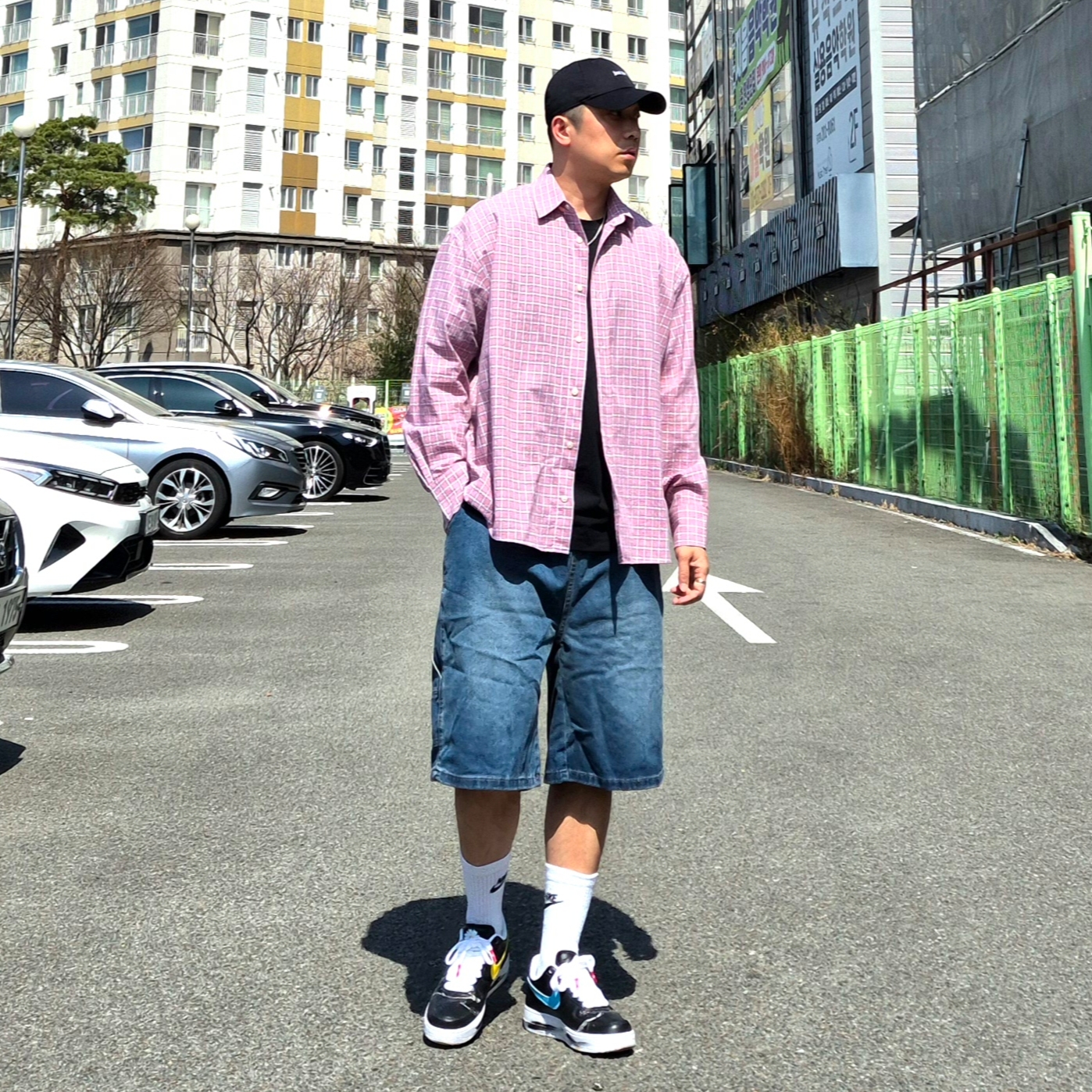 Nike x Peaceminusone Air Force 1 Low Para-Noise 3.0 Black and Multicolor, Nike NSW Everyday Essential Crew Socks White (3 Pack/Korean Ver.) 착용 스타일 - 2