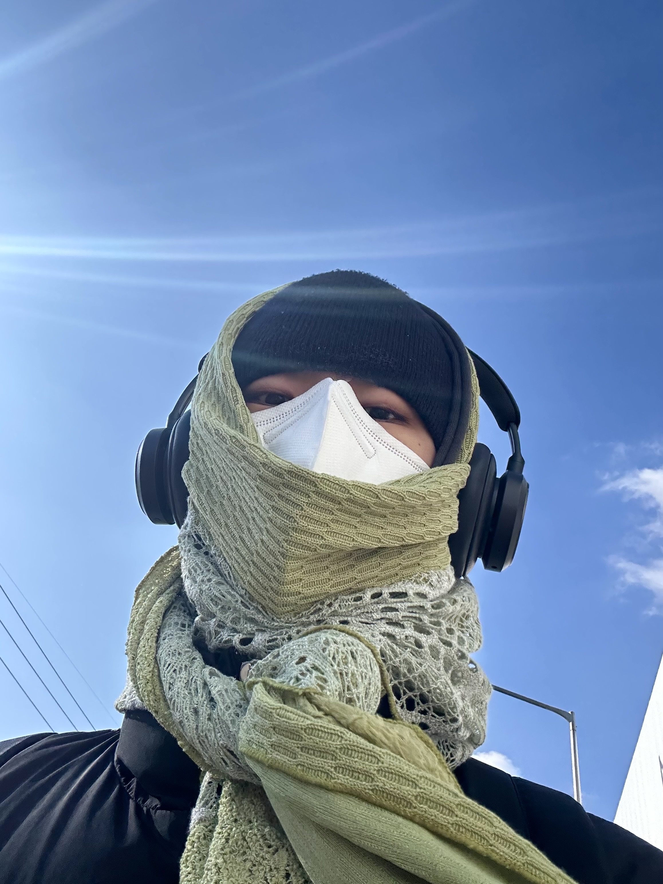 Bang & Olufsen Beoplay HX Black Anthracite, Ignota Core:10 Scarf Lime 착용 스타일 - 2