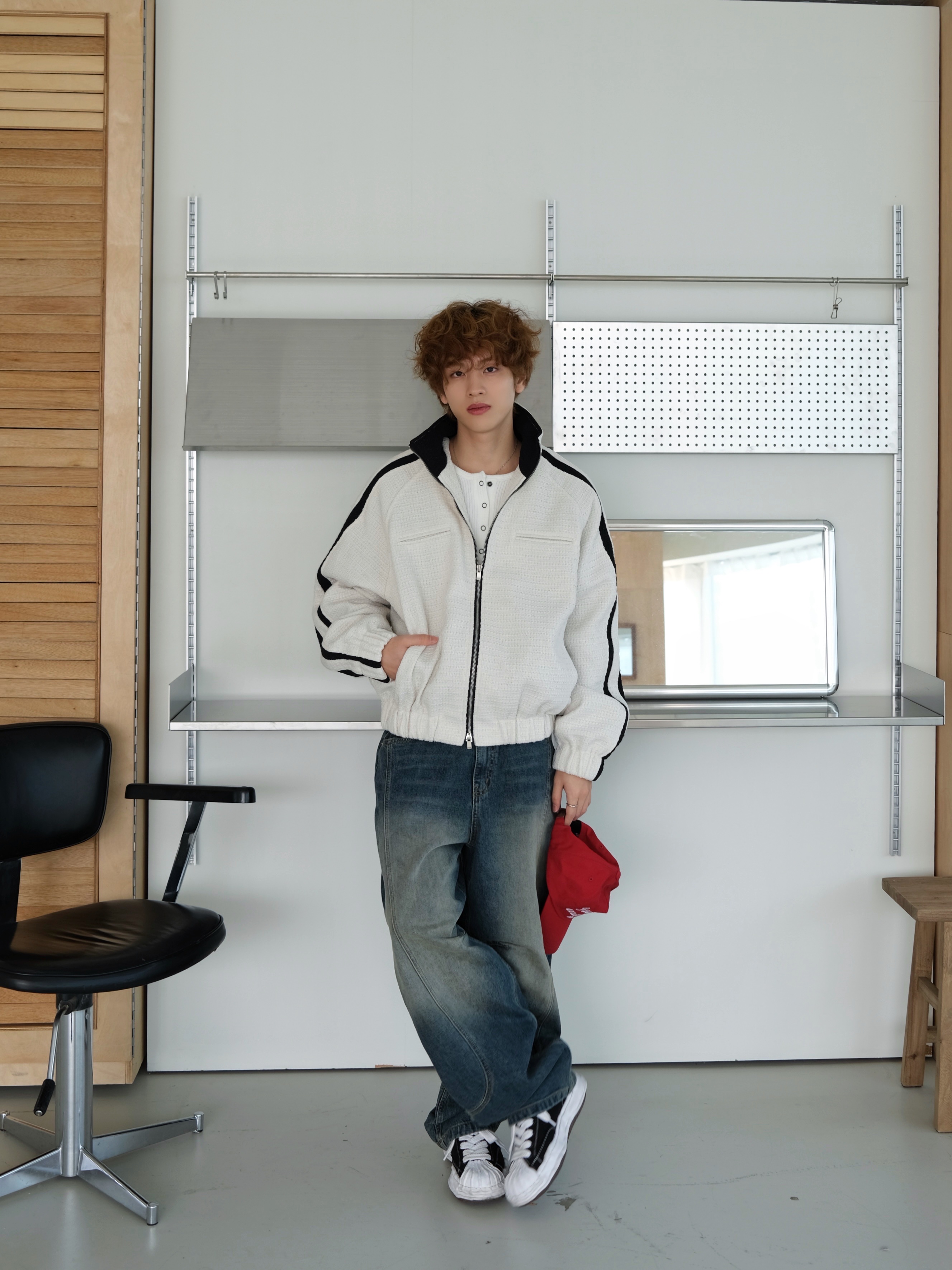 Maison Mihara Yasuhiro Blakey OG Sole Canvas Low-top Sneakers Black White 착용 스타일 - 3