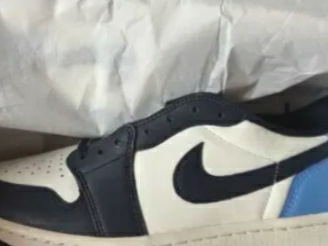 Jordan 1 Low Obsidian 착용 스타일