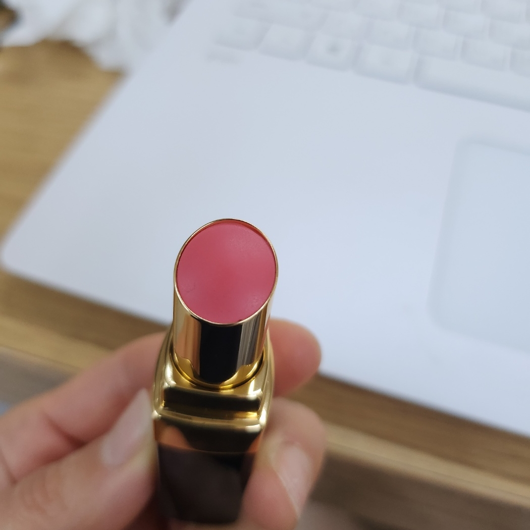 Chanel Rouge Coco Flash 118 Freeze 착용 스타일