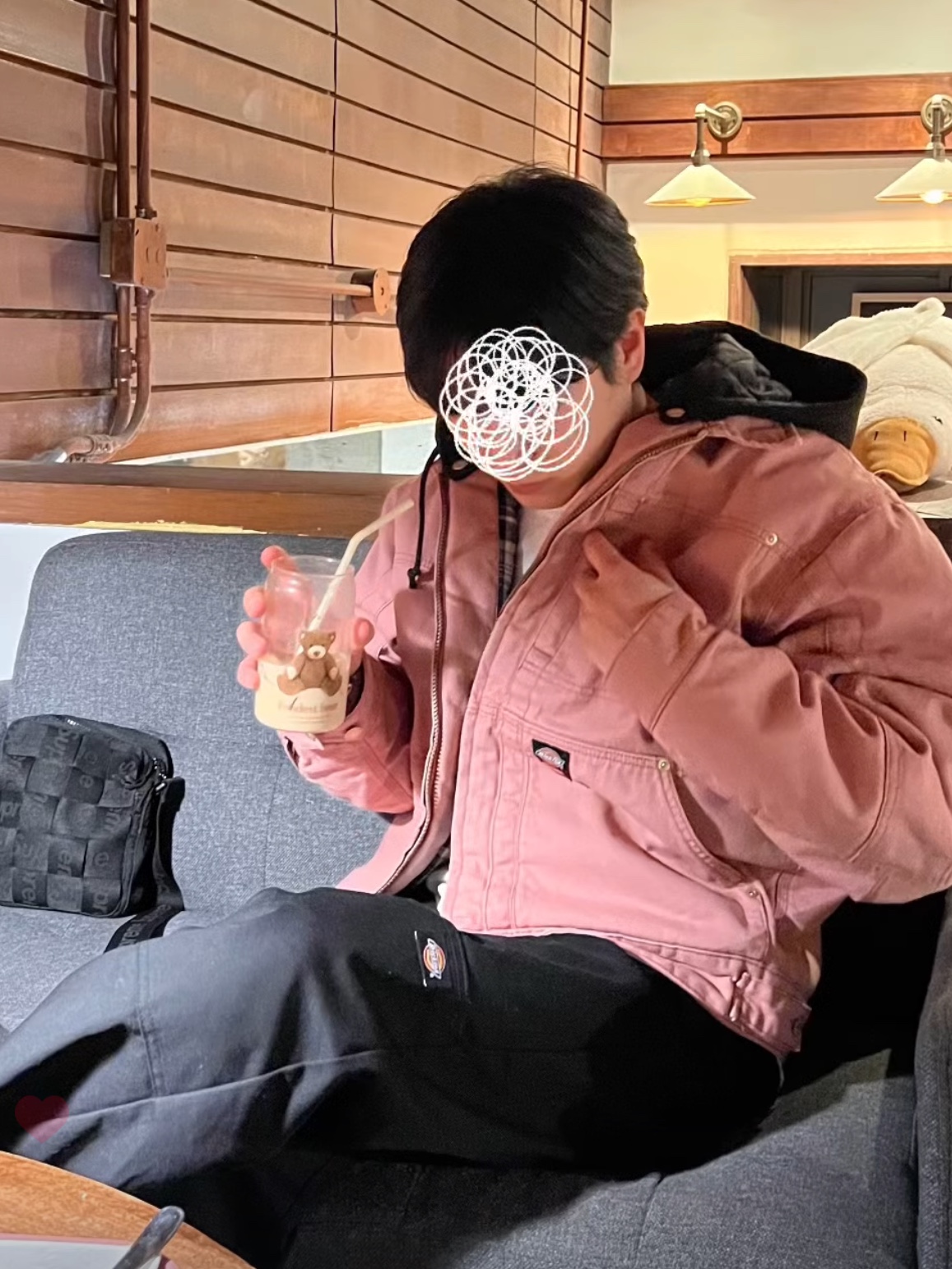 Supreme x Dickies Hooded Work Jacket Pink - 24FW, Supreme Woven Shoulder Bag Black - 24SS 착용 스타일