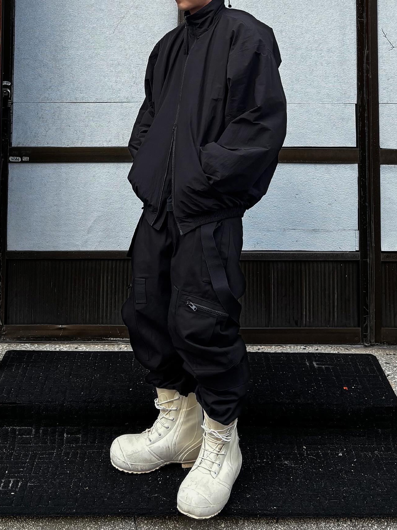 Wapworks Worksout Track Jacket, Wapworks Arctic Suspender Pants Black 착용 스타일 - 2