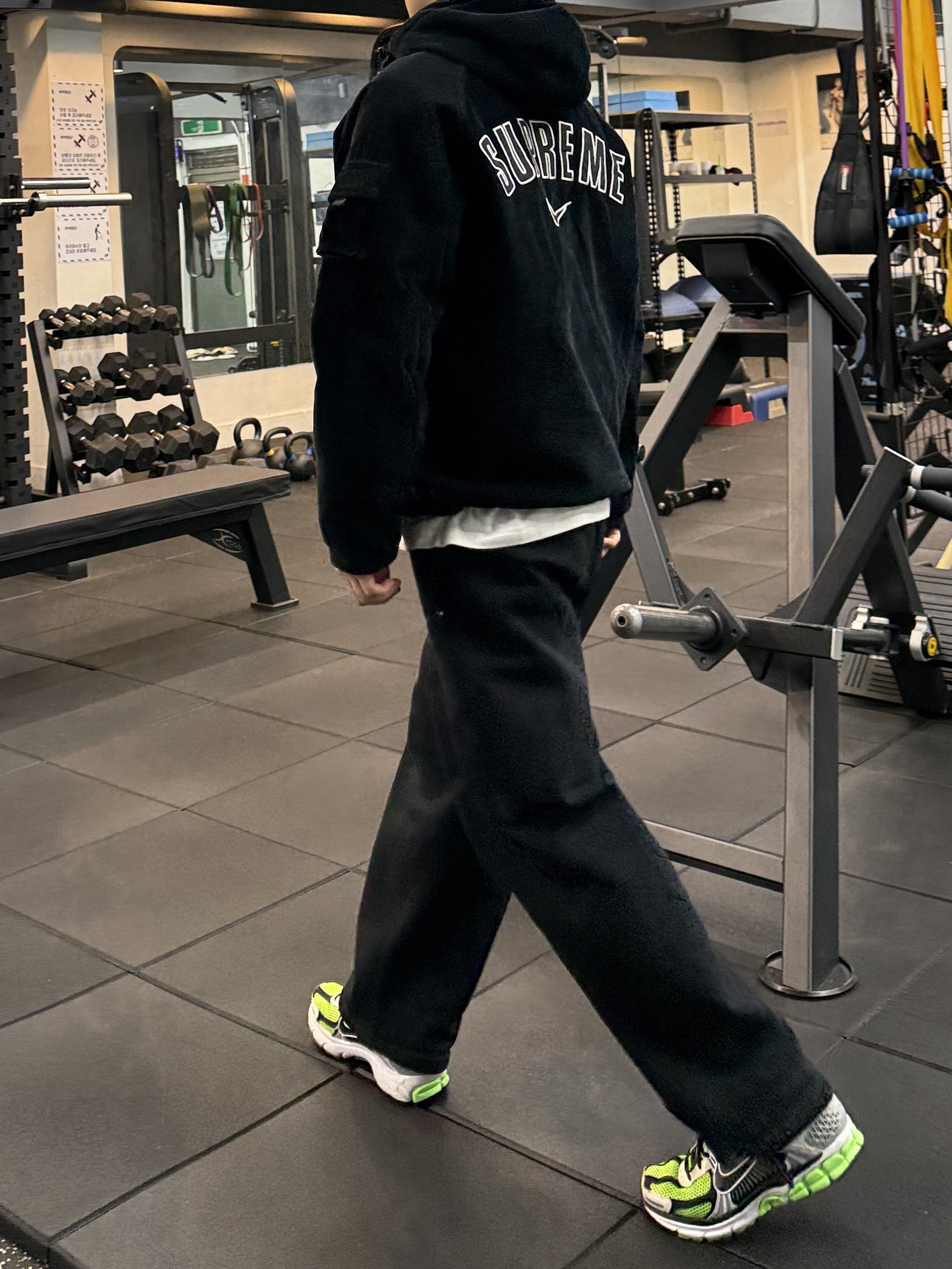 Supreme x Nike Arc Corduroy Hooded Jacket Black - 22SS, Nike Zoom Vomero 5 Electric Green Black 착용 스타일