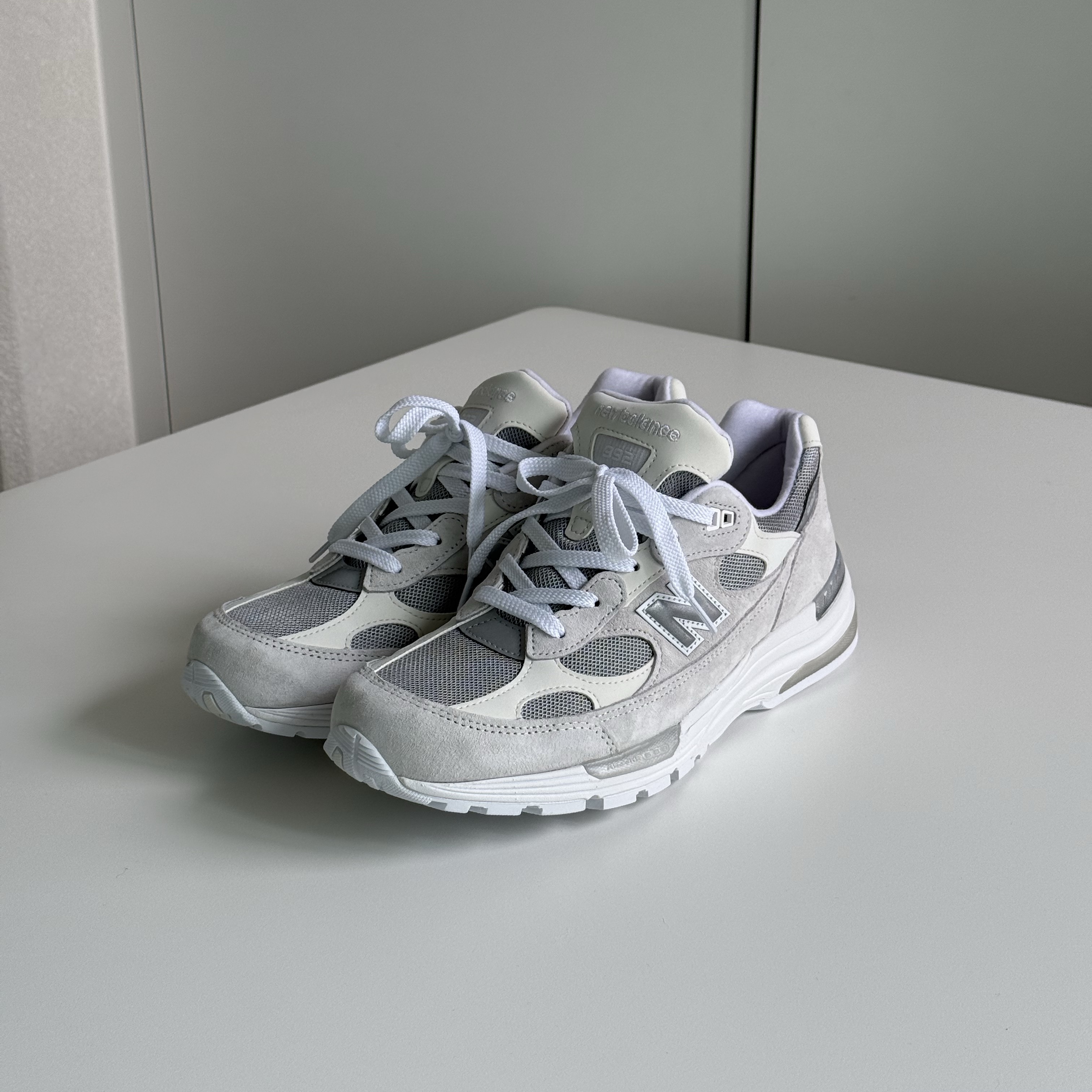 New Balance 992 Made in USA Core White Reflection 착용 스타일 - 1