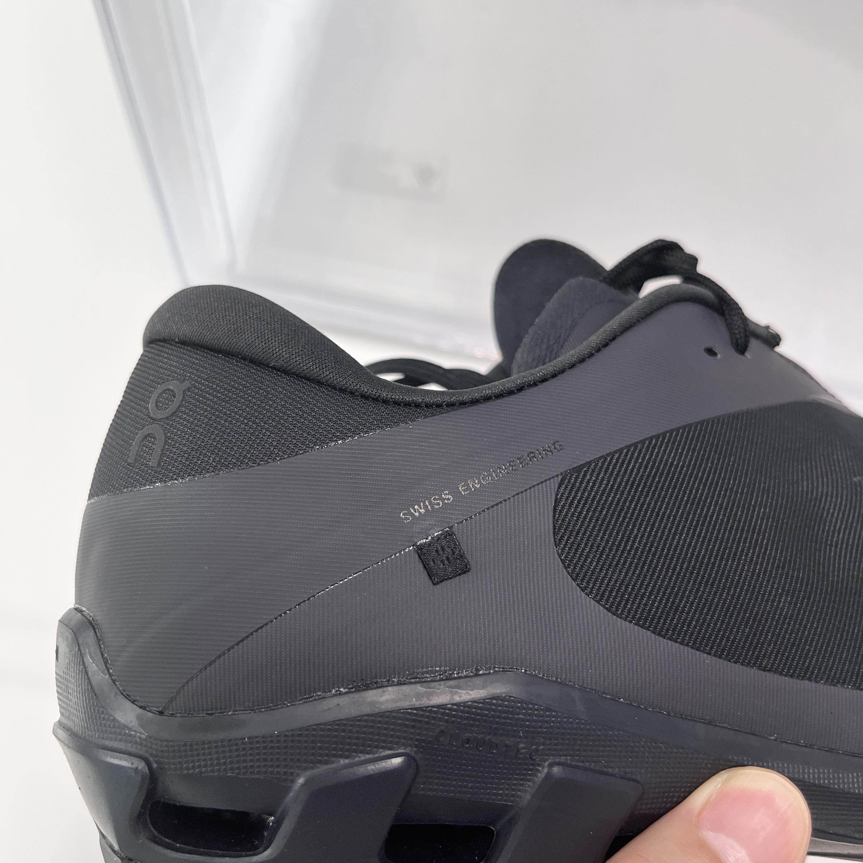 On Running x Post Archive Faction (Paf) Cloudventure Peak All Black, Reebok x Kanghyuk Classic Leather White Primal Red 착용 스타일 - 6