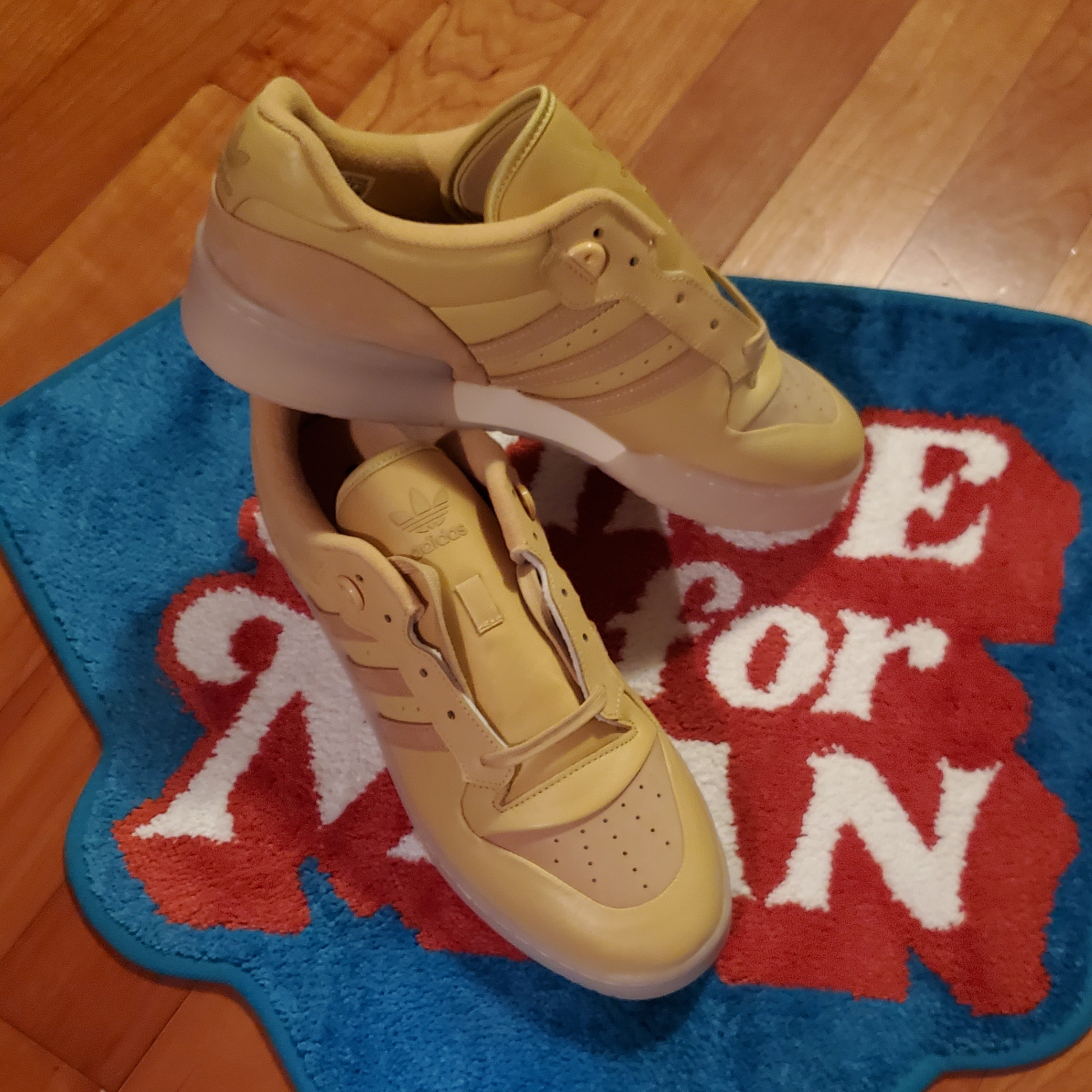 Adidas Rivalry Low Oat Wonder White 착용 스타일