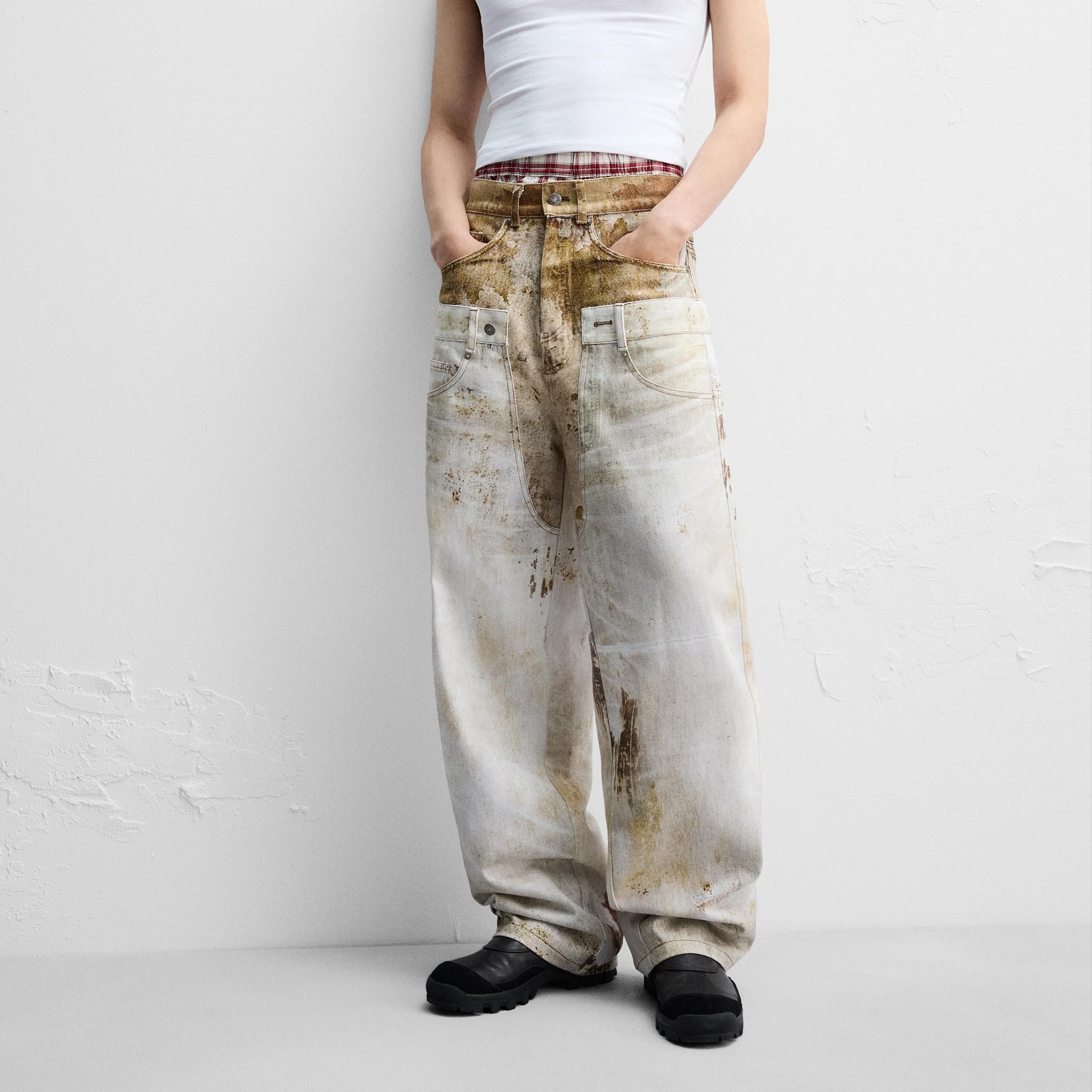 Zara x Andersson Bell Double Waistband Printed Jeans Yellow 착용 스타일