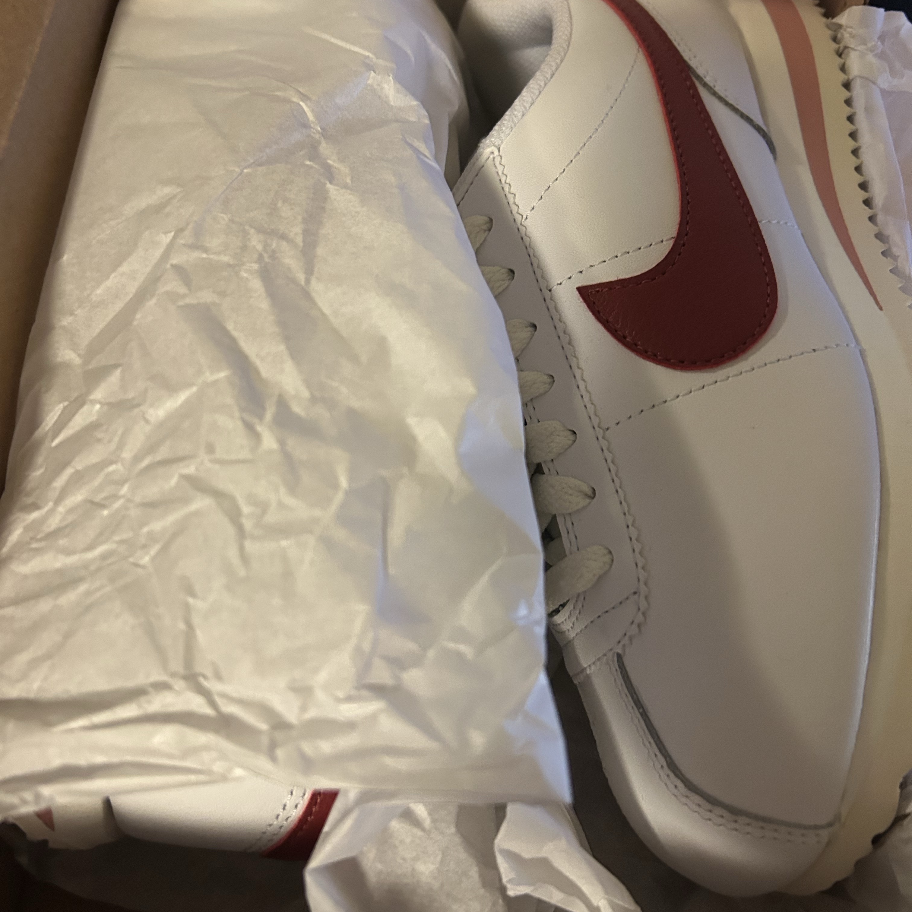 (W) Nike Cortez White Red Stardust 착용 스타일
