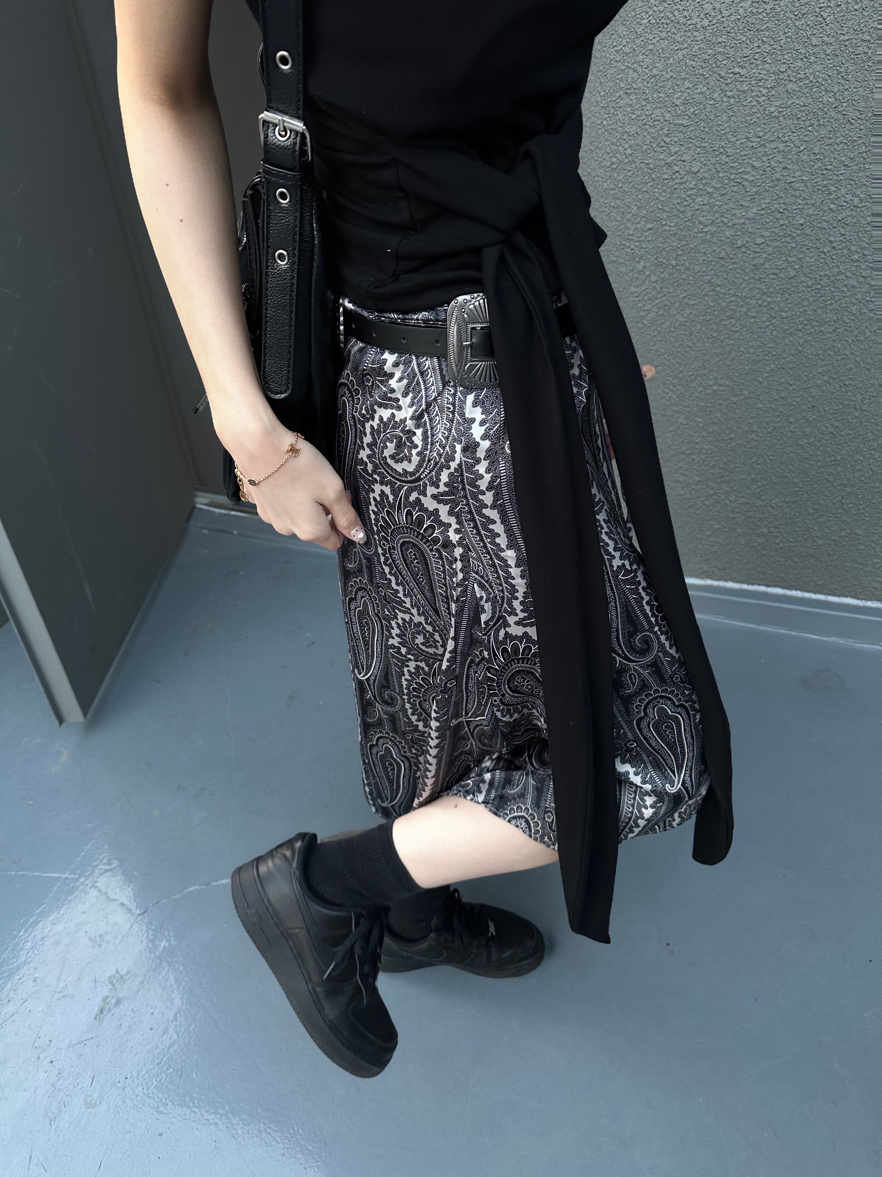 Nike Air Force 1 '07 Low Triple Black, (W) Nike Air Force 1 '07 Low Triple Black 착용 스타일 - 4