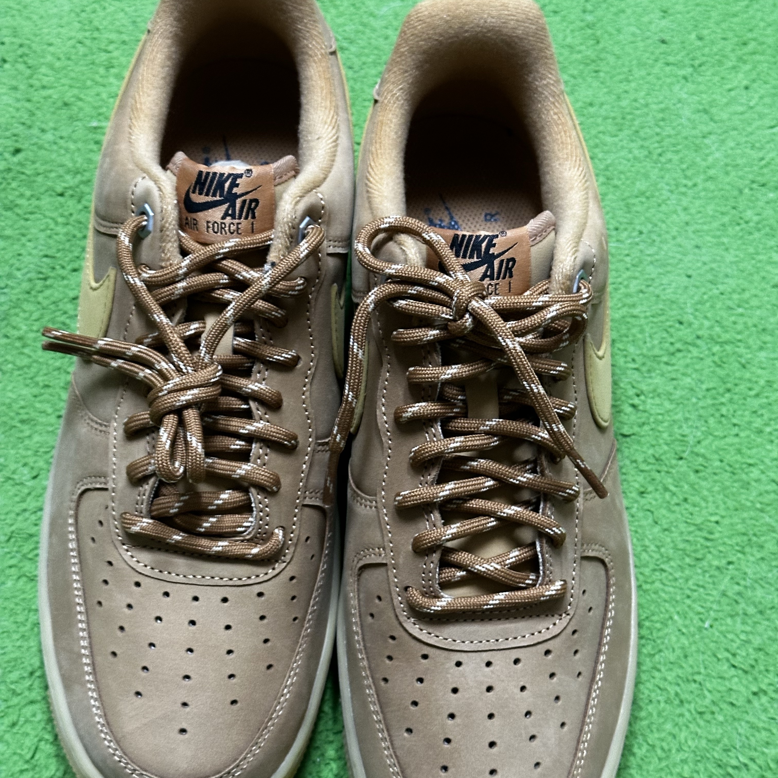Nike Air Force 1 '07 WB Flax 착용 스타일