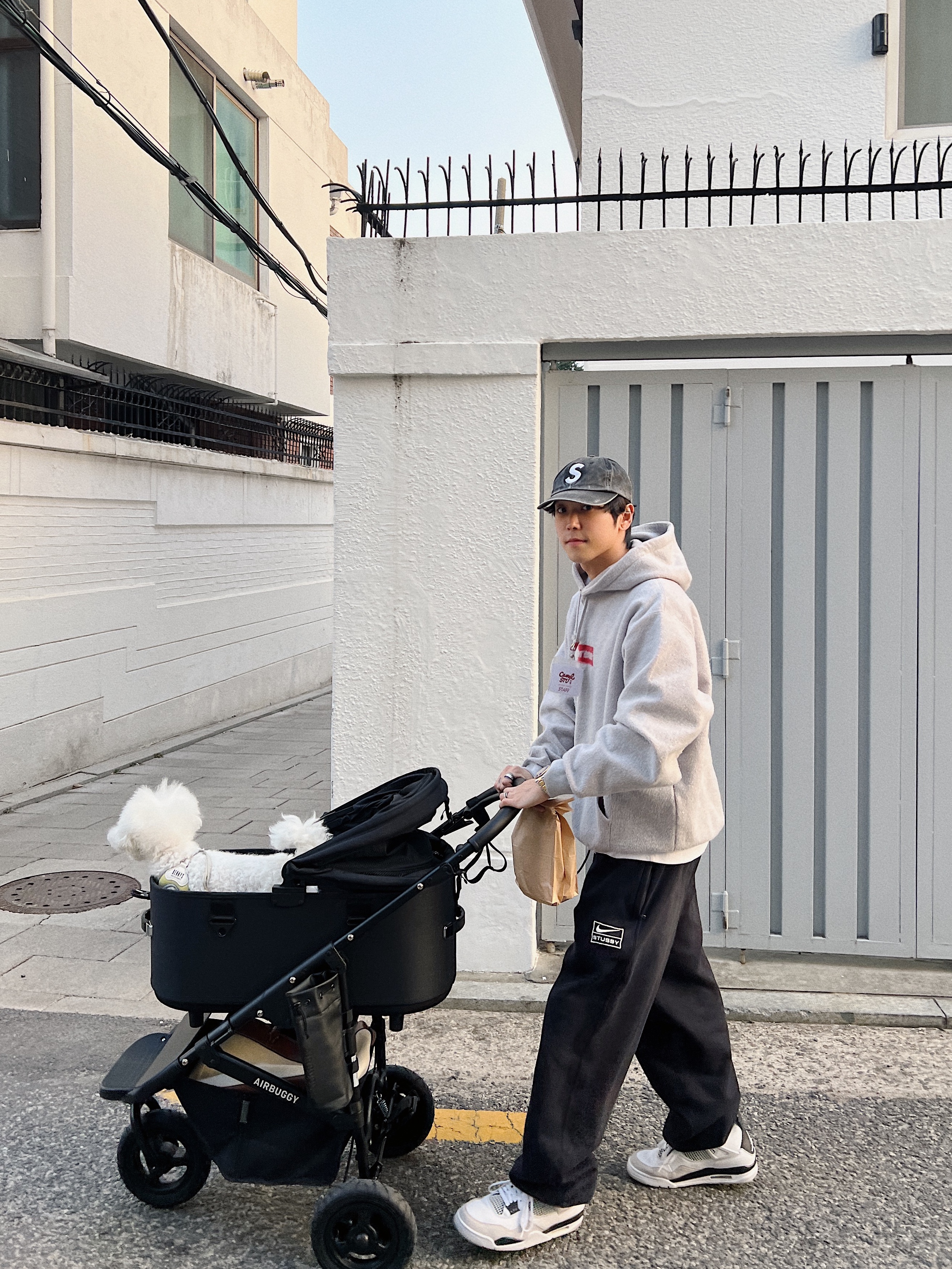 Supreme Inside Out Box Logo Hooded Sweatshirt Heather Grey - 23SS, Nike x Stussy NRG RA Washed Fleece Pants Black (DN4030-010) 착용 스타일 - 2