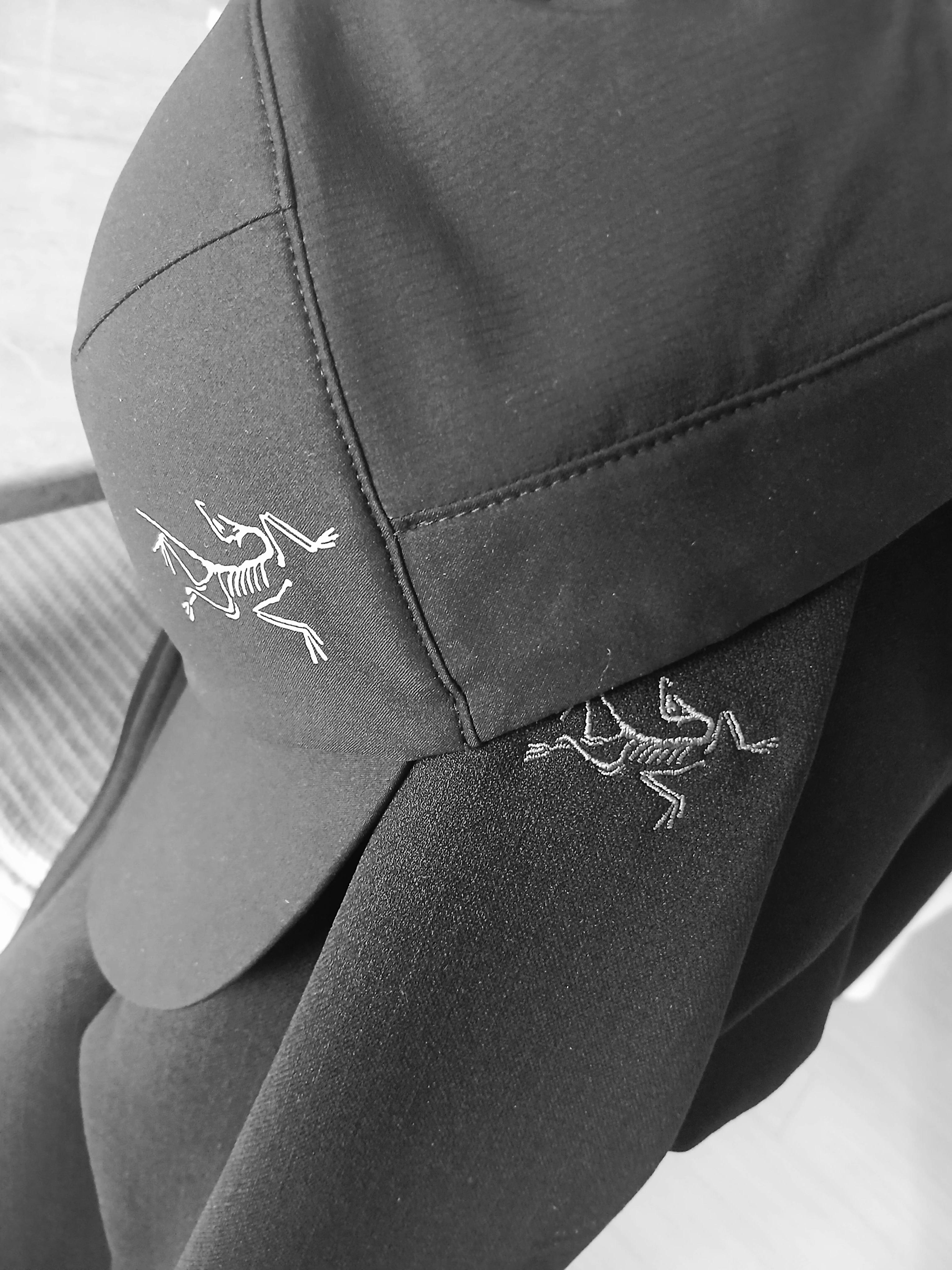 Arc'teryx Calvus Cap Black, Arc'teryx Gamma MX Hoody Black 착용 스타일 - 2