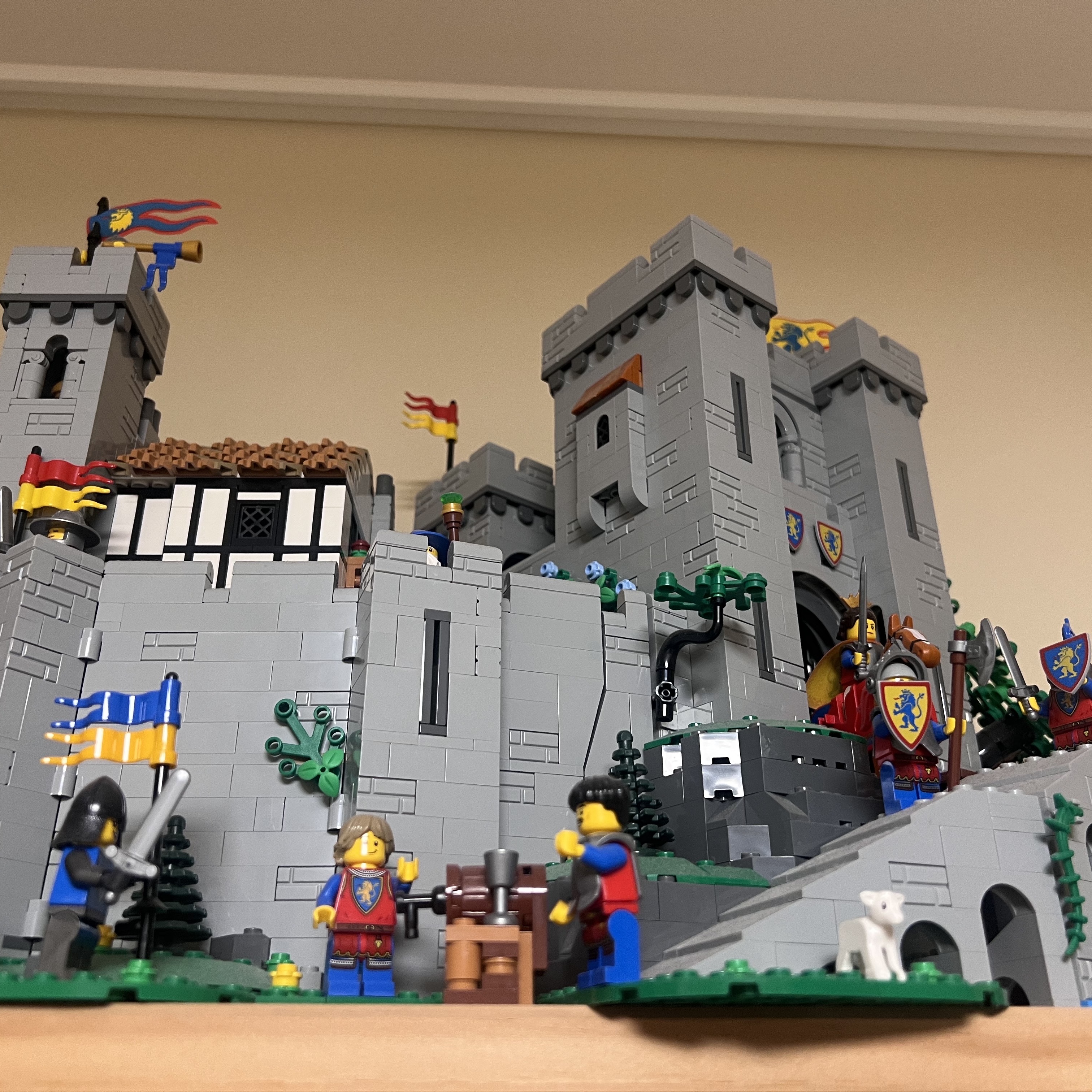 Lego Lion Knights' Castle 착용 스타일 - 1