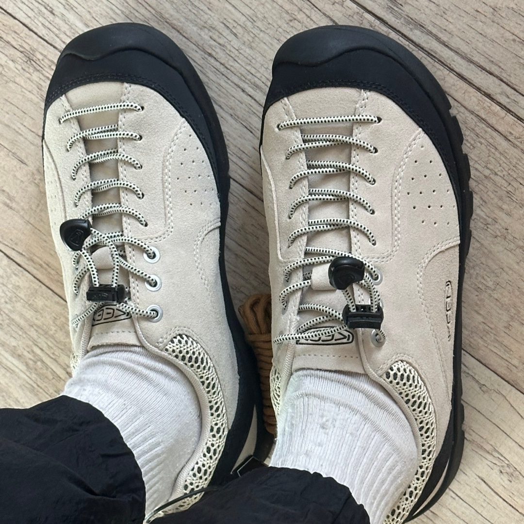 (W) Keen Jasper Rocks SP Sneaker Birch Black 착용 스타일
