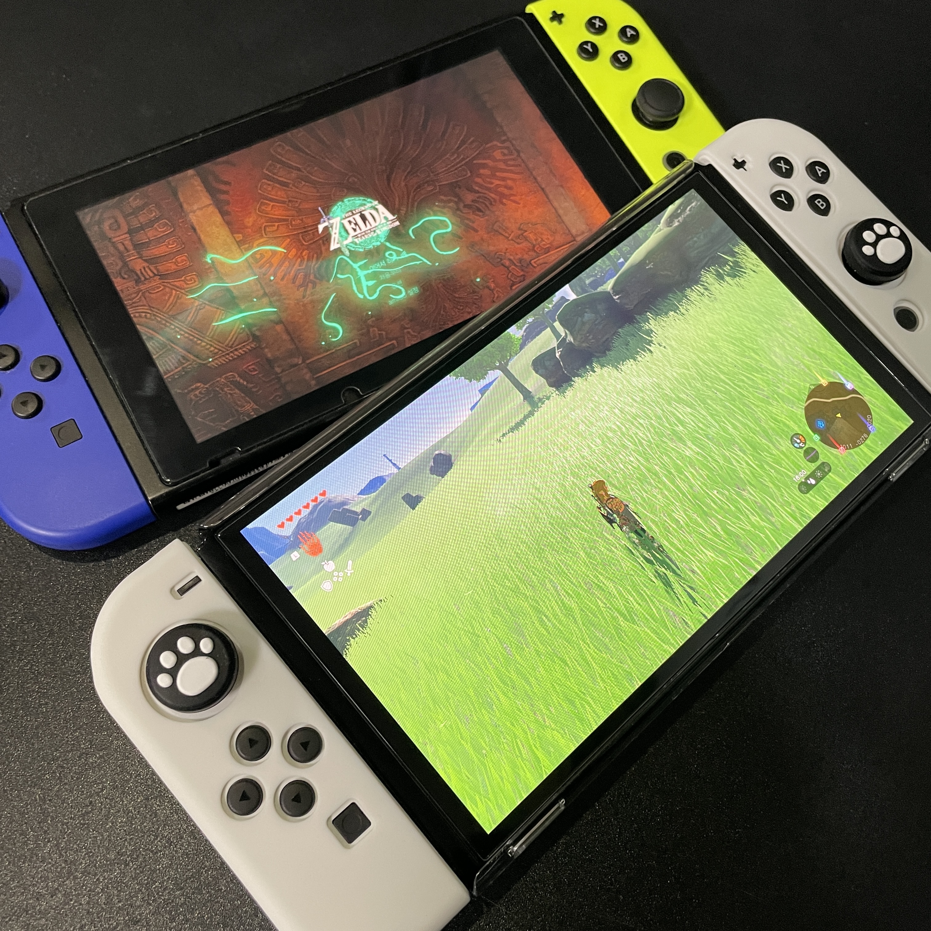 Nintendo Switch OLED White (Korean Ver.), Nintendo Switch OLED Neon Blue Neon Red (Korean Ver.) 착용 스타일