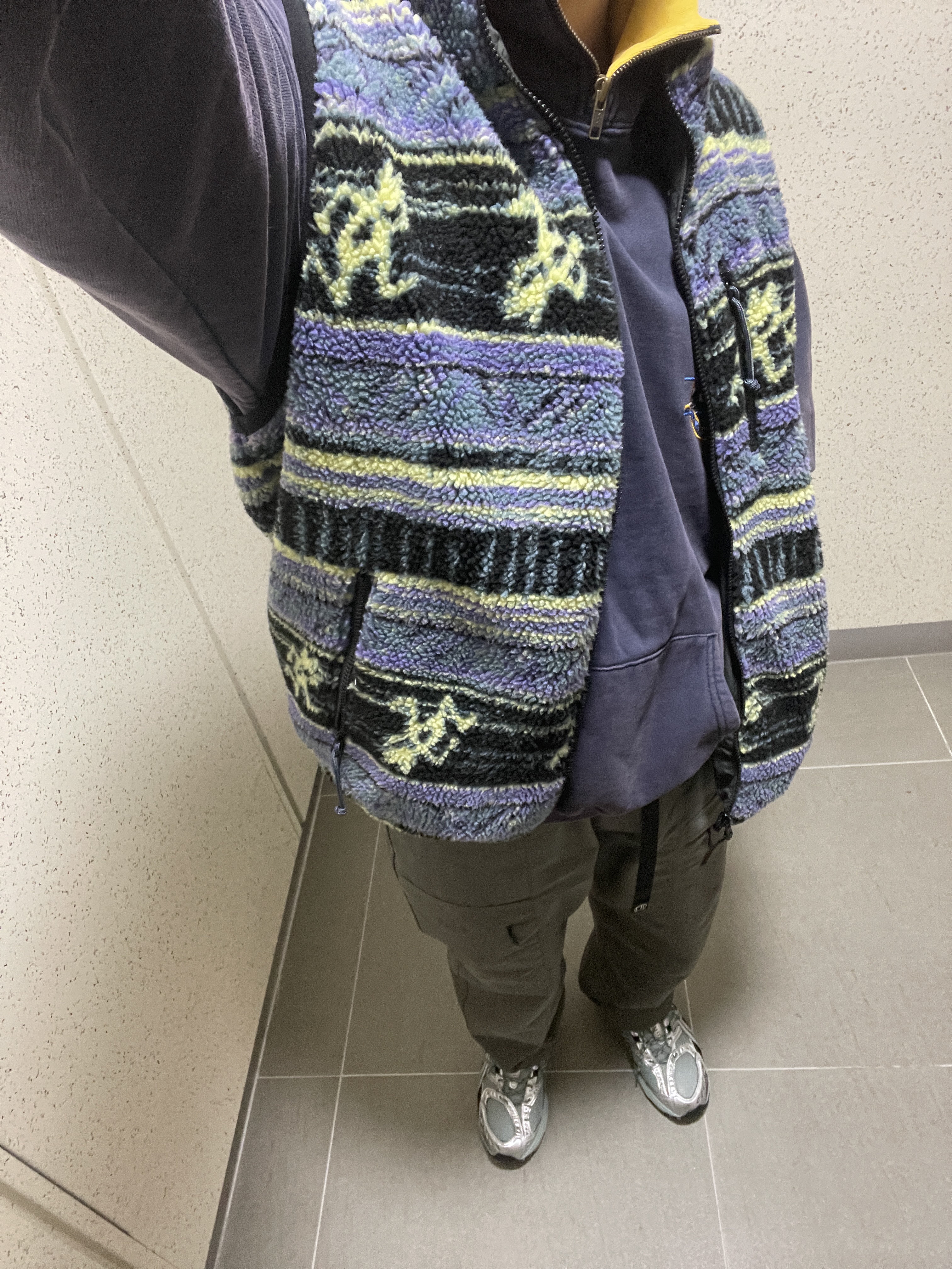 Asics Gel-Nimbus 10.1 Ocean Haze Pure Silver, Thisisneverthat x Gramicci Reversible Fleece Vest Multi 착용 스타일 - 2