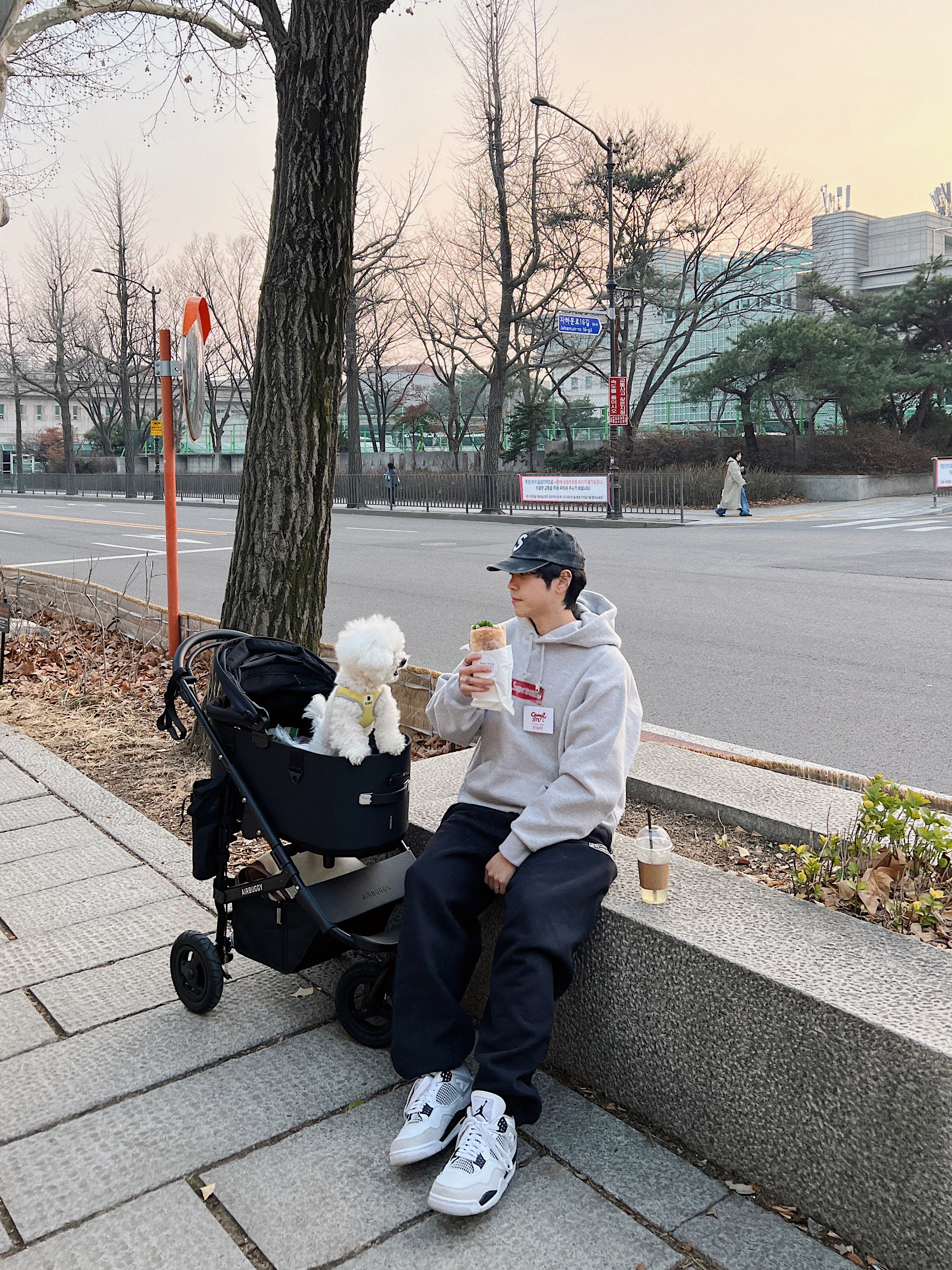 Supreme Inside Out Box Logo Hooded Sweatshirt Heather Grey - 23SS, Nike x Stussy NRG RA Washed Fleece Pants Black (DN4030-010) 착용 스타일 - 4