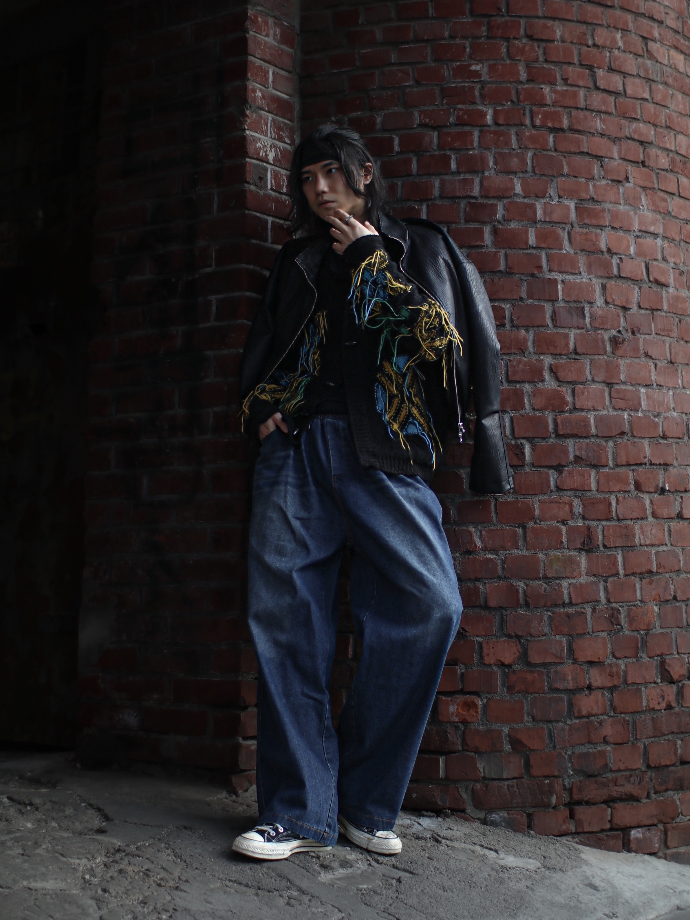 [KREAM 단독] ADSB Andersson Bell Macaron Intarsia Cardigan Black, Converse Chuck 70 Ox Black - Standard 착용 스타일 - 4