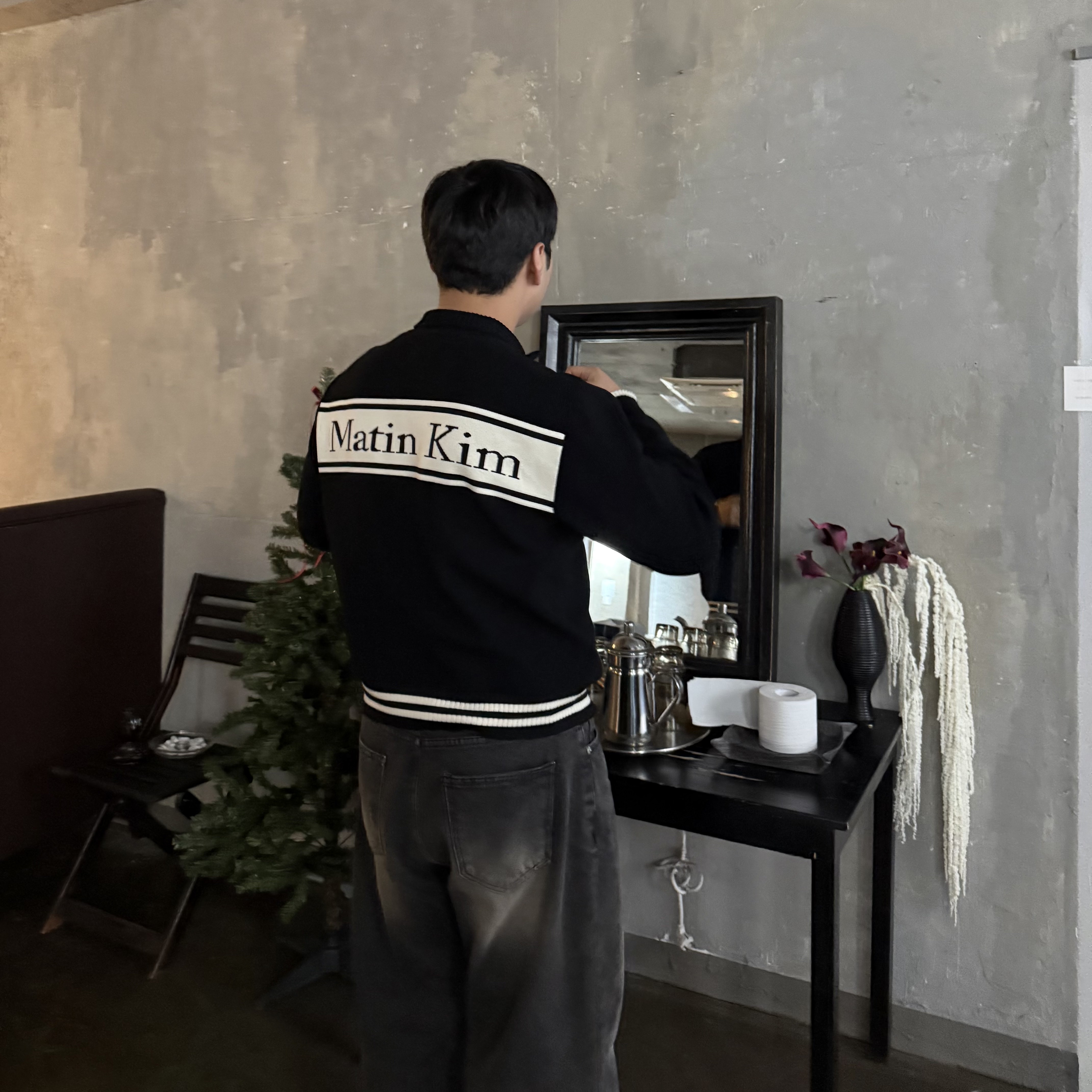 Matin Kim Spell Point Stripe Knit Cardigan Black 착용 스타일