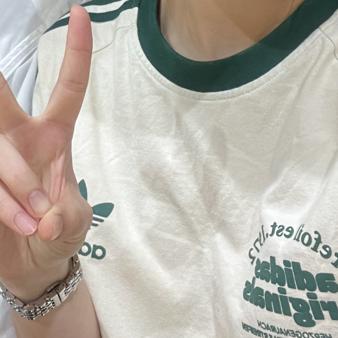 Adidas Sport Graphic Cali T-Shirt Wonder White - KR Sizing 착용 스타일