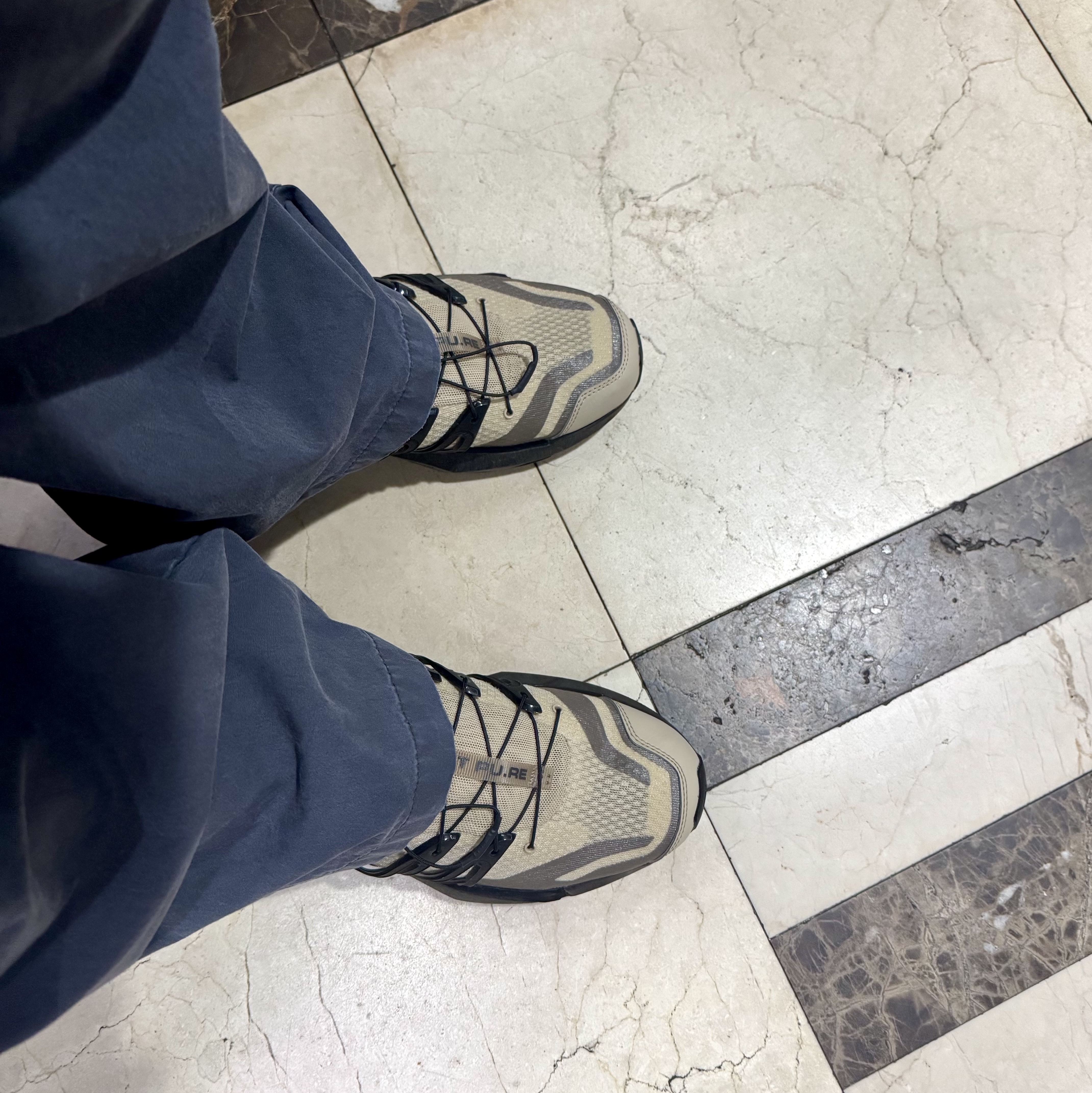 Salomon XT PU.RE ADV White Pepper Black Falcon 착용 스타일
