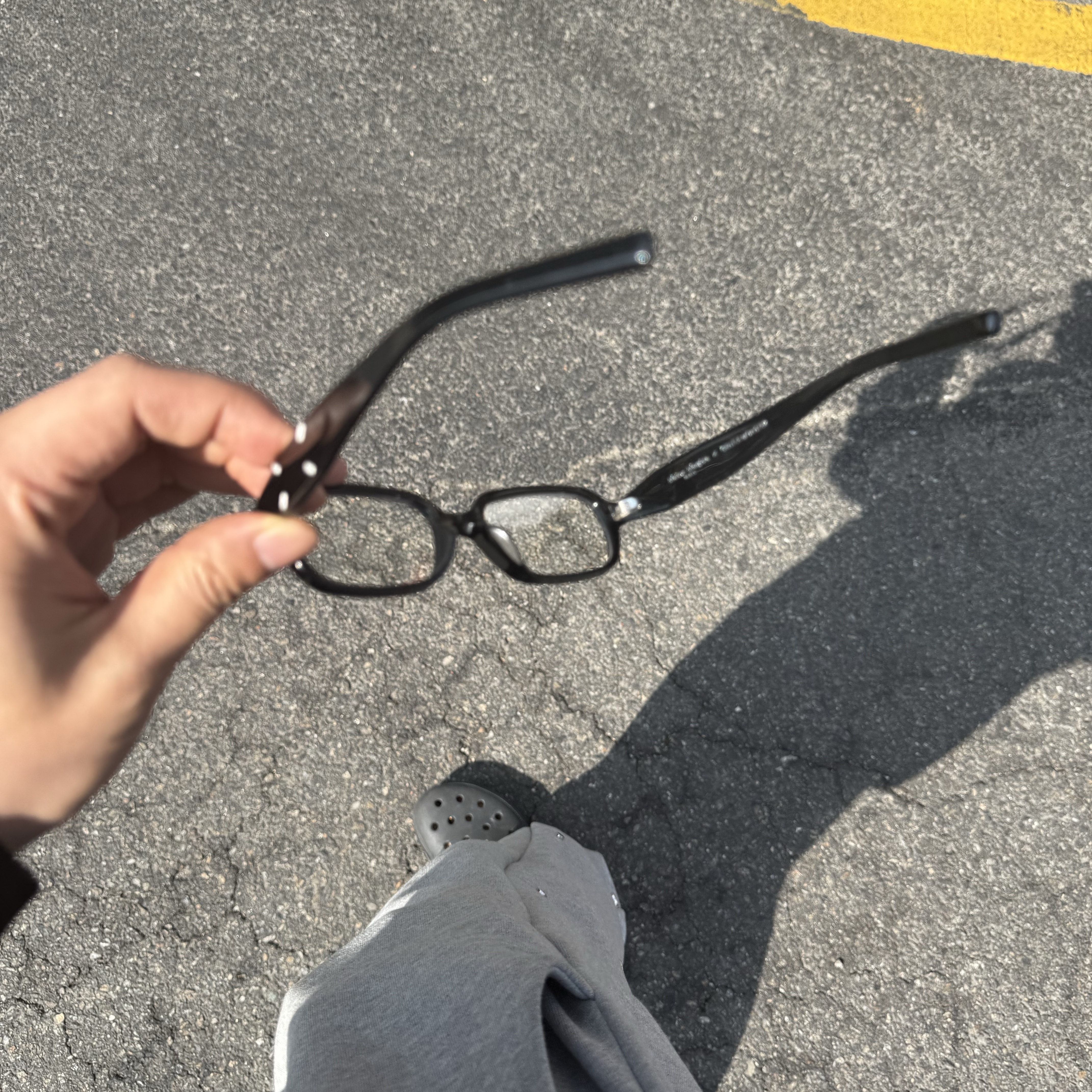 Gentle Monster x Maison Margiela MM210 Black Clear 착용 스타일 - 1