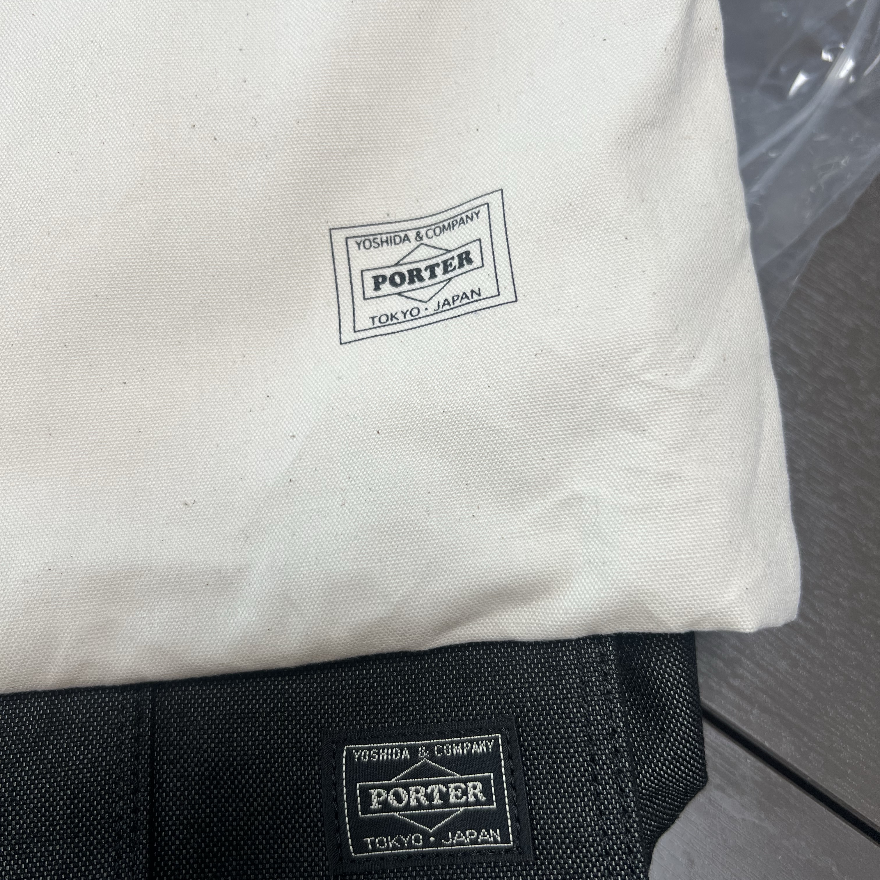 Porter Smoky Shoulder Bag Black 착용 스타일 - 3
